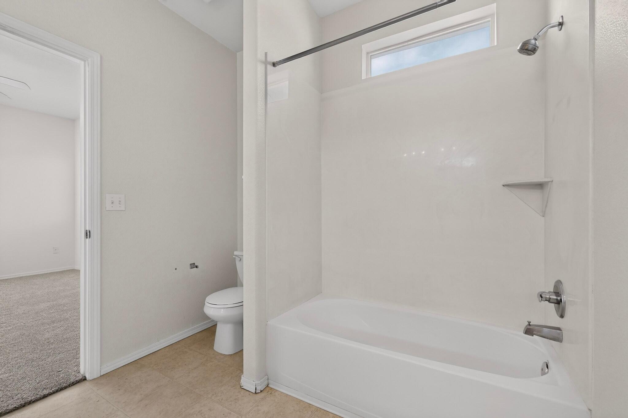 6800 Vista Del Norte Drive NE 422