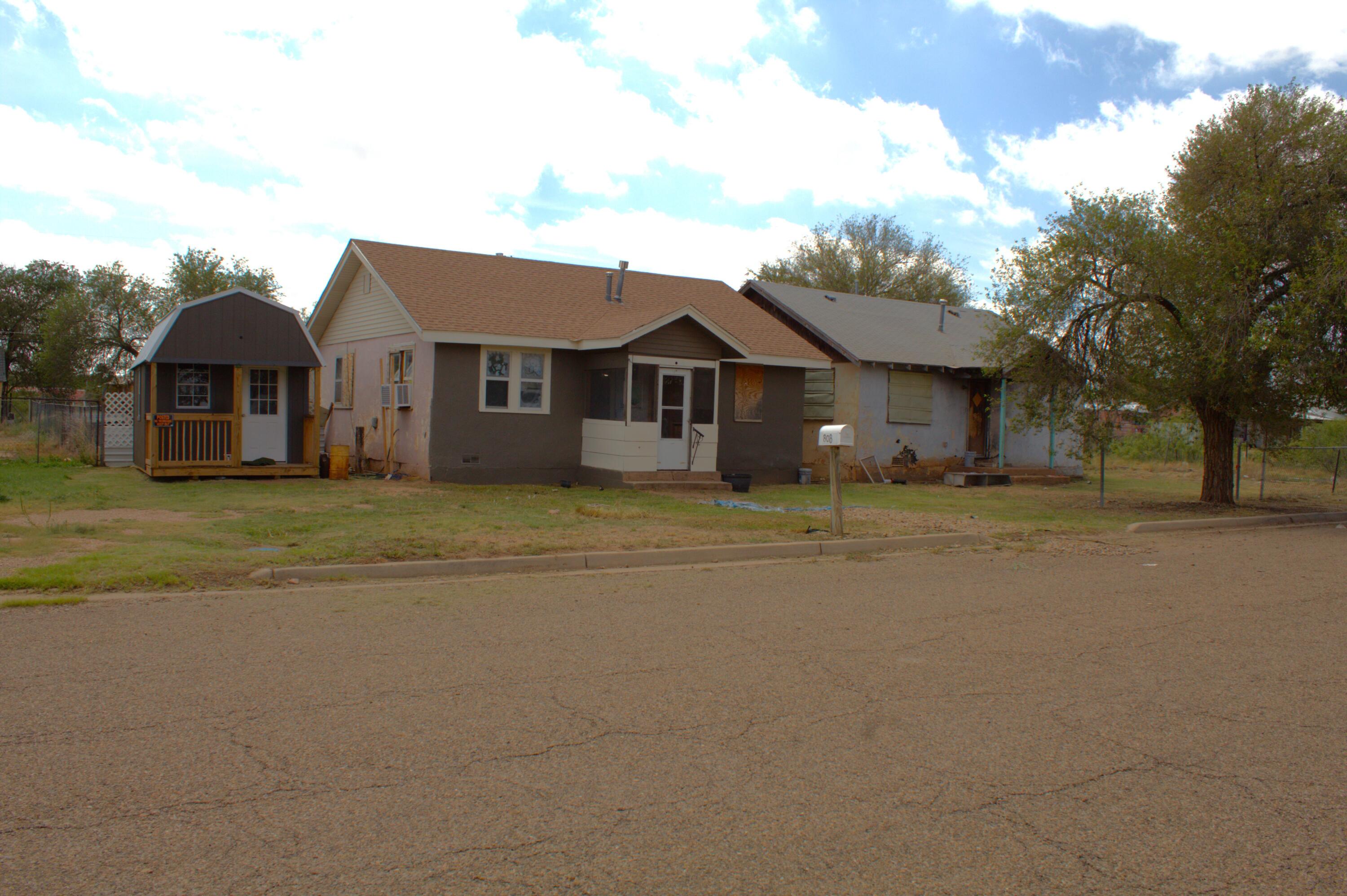 808 E Laughlin Avenue