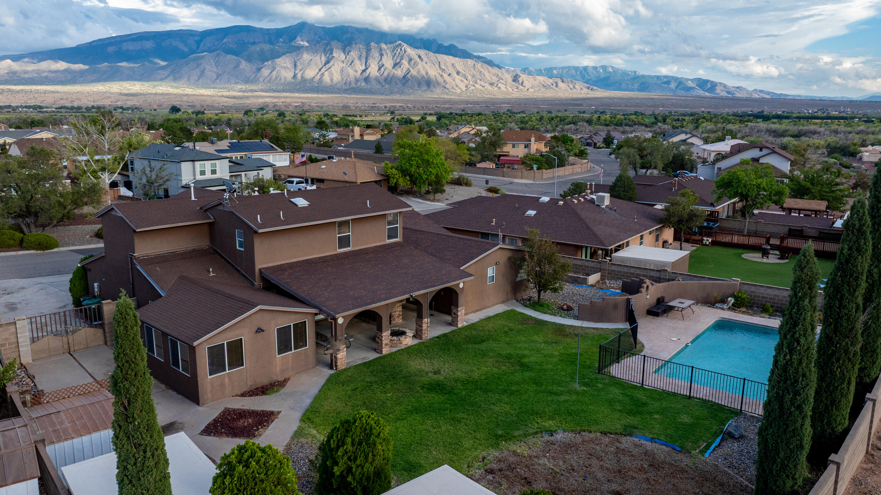 2309 Agua Fria Drive NE