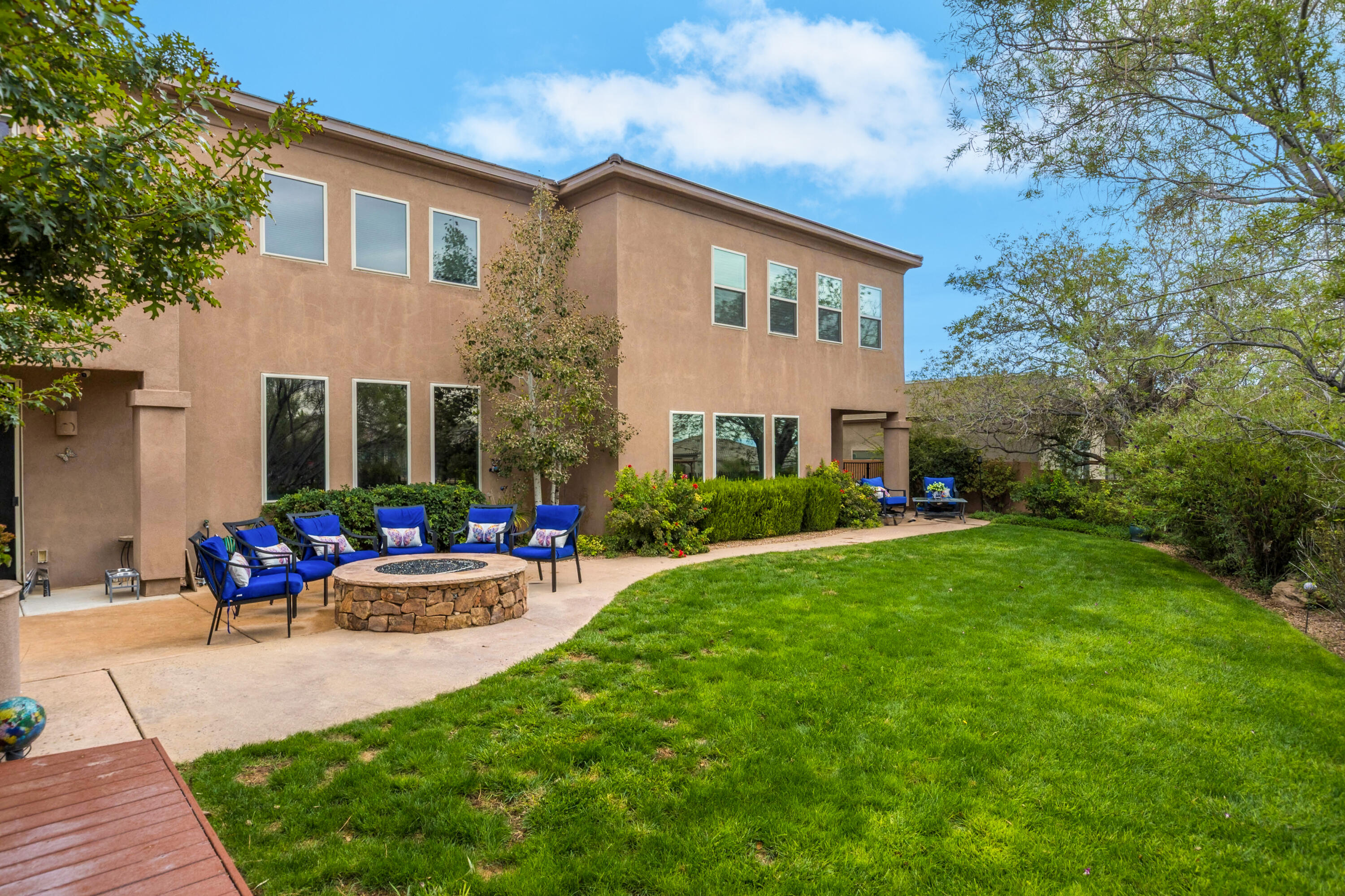 2929 Redondo Santa Fe Loop NE