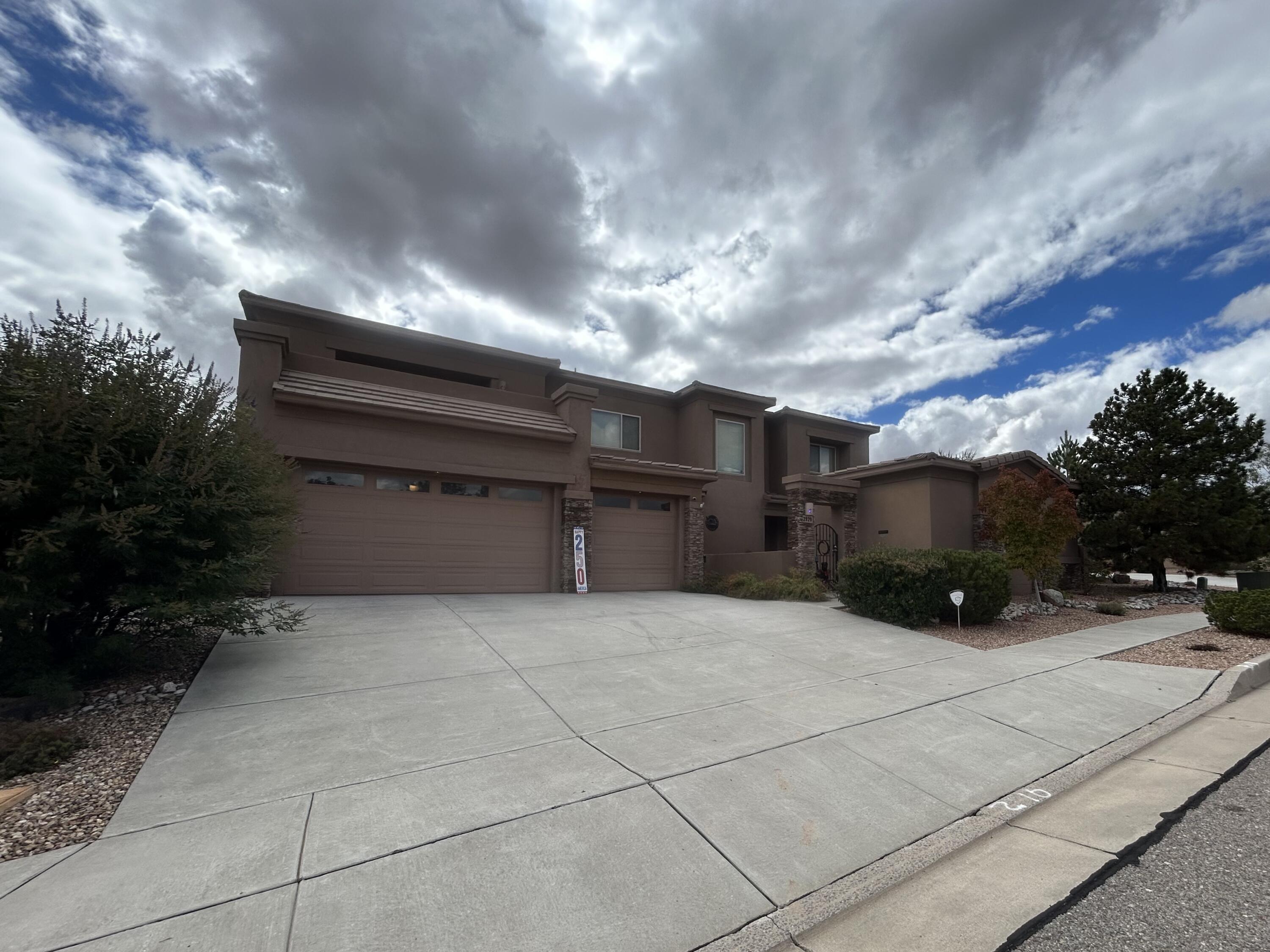 2929 Redondo Santa Fe Loop NE