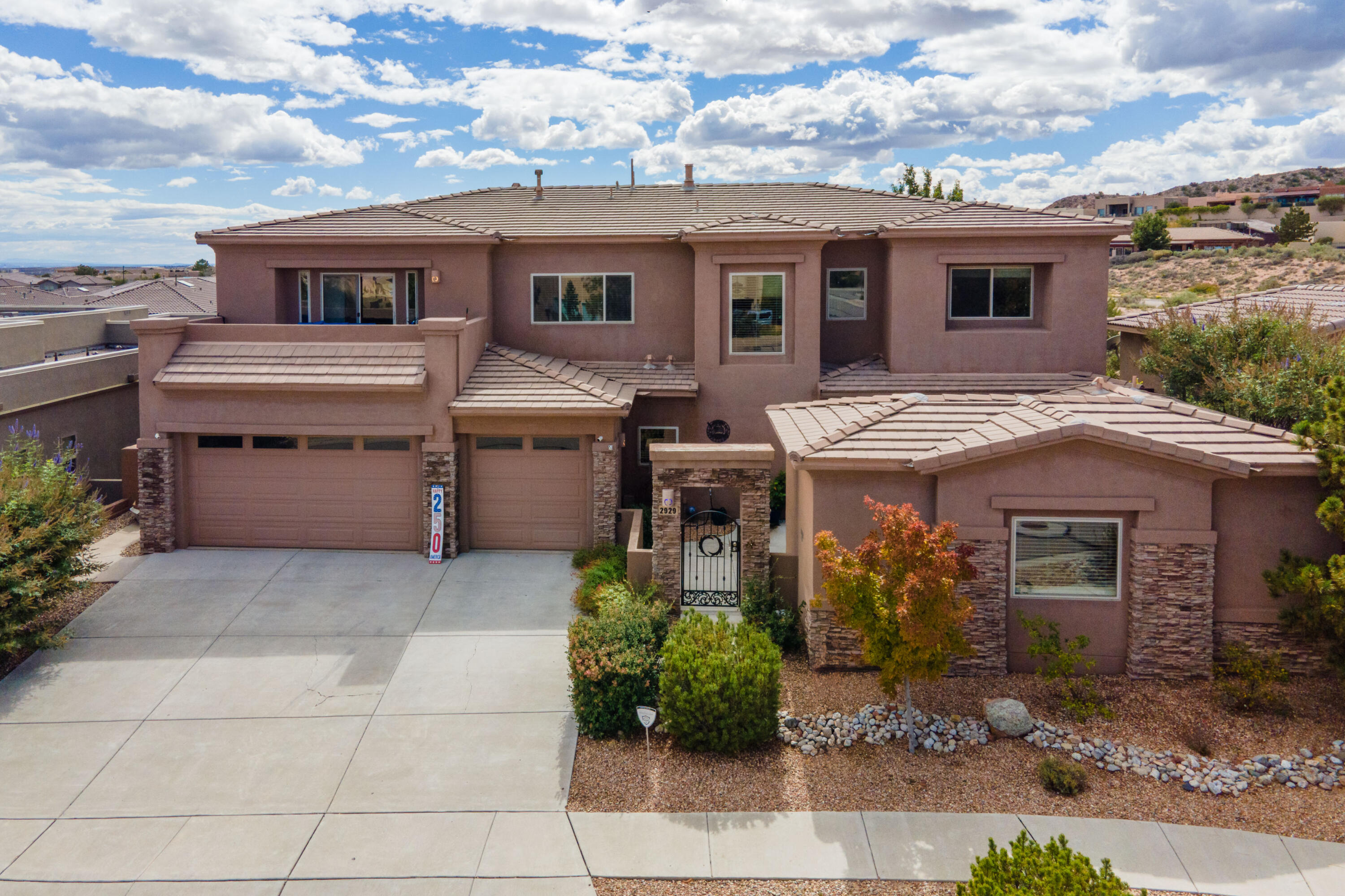 2929 Redondo Santa Fe Loop NE