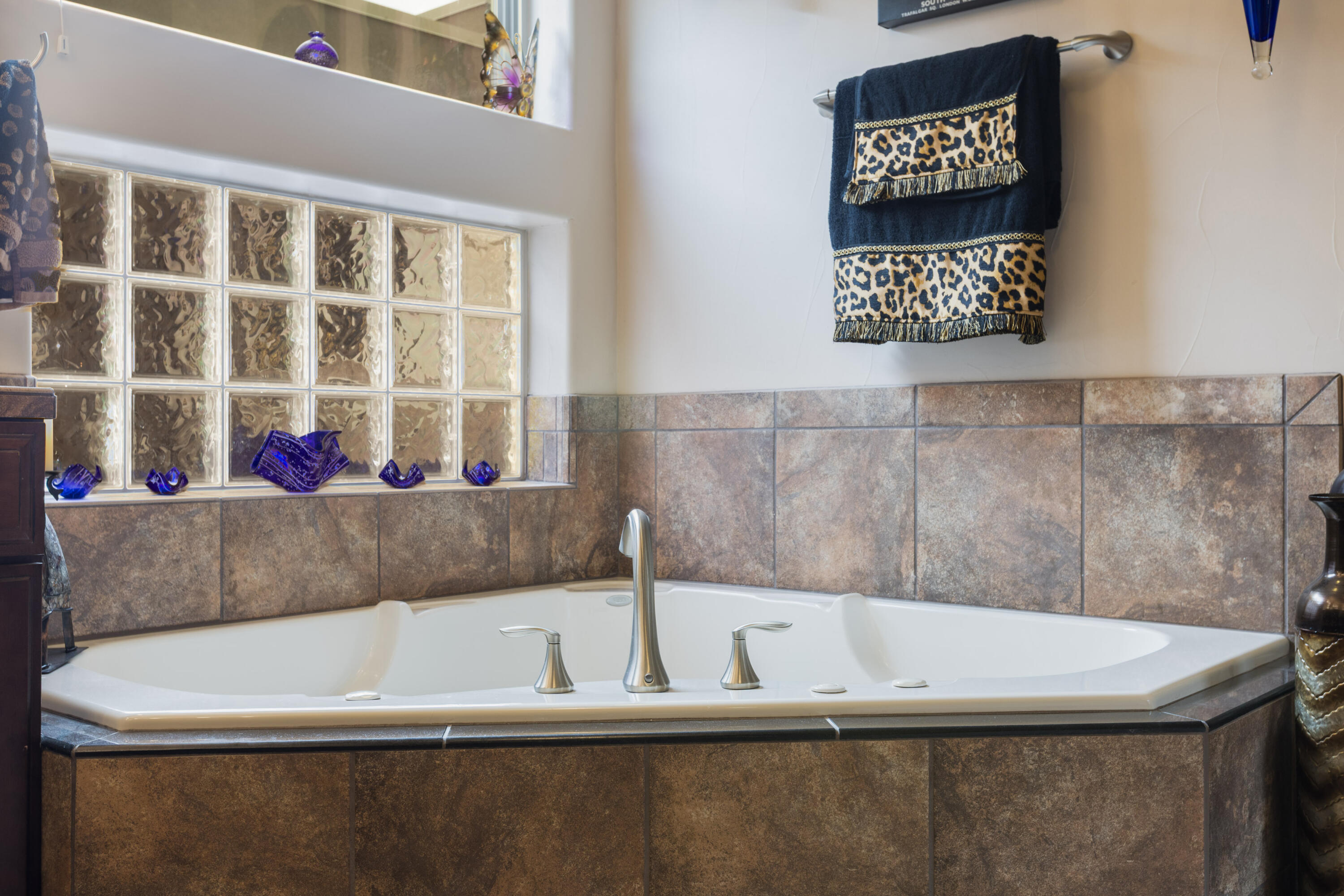 2929 Redondo Santa Fe Loop NE