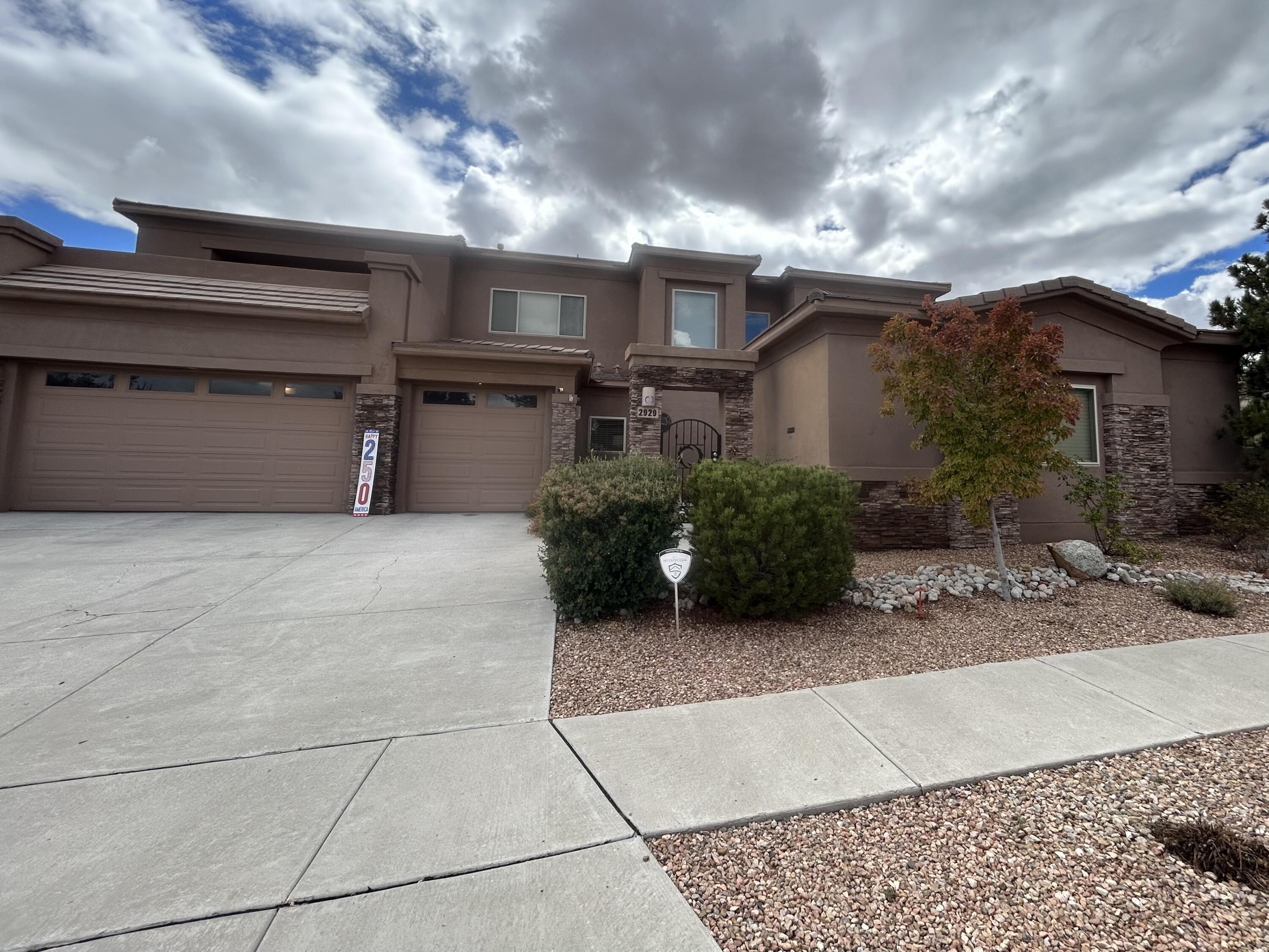 2929 Redondo Santa Fe Loop NE