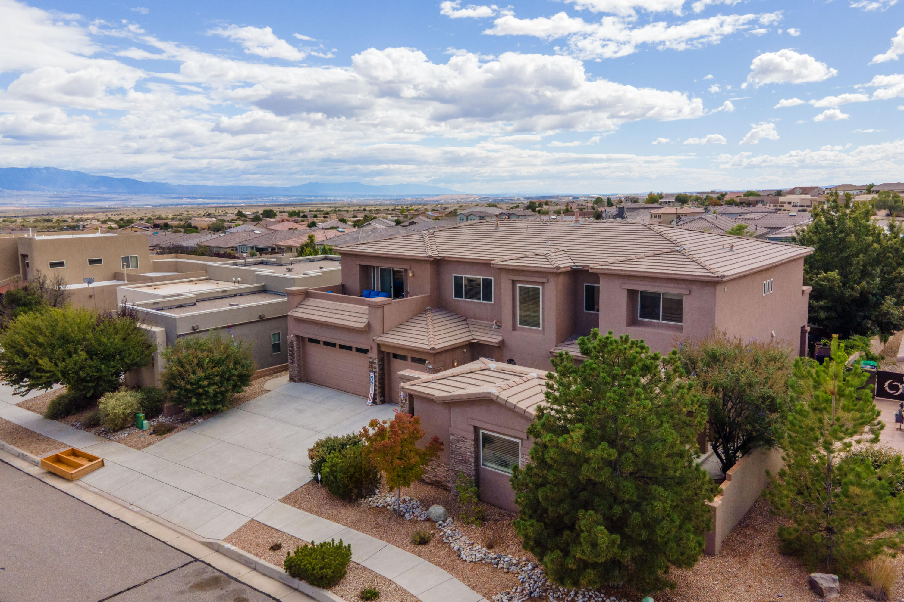 2929 Redondo Santa Fe Loop NE
