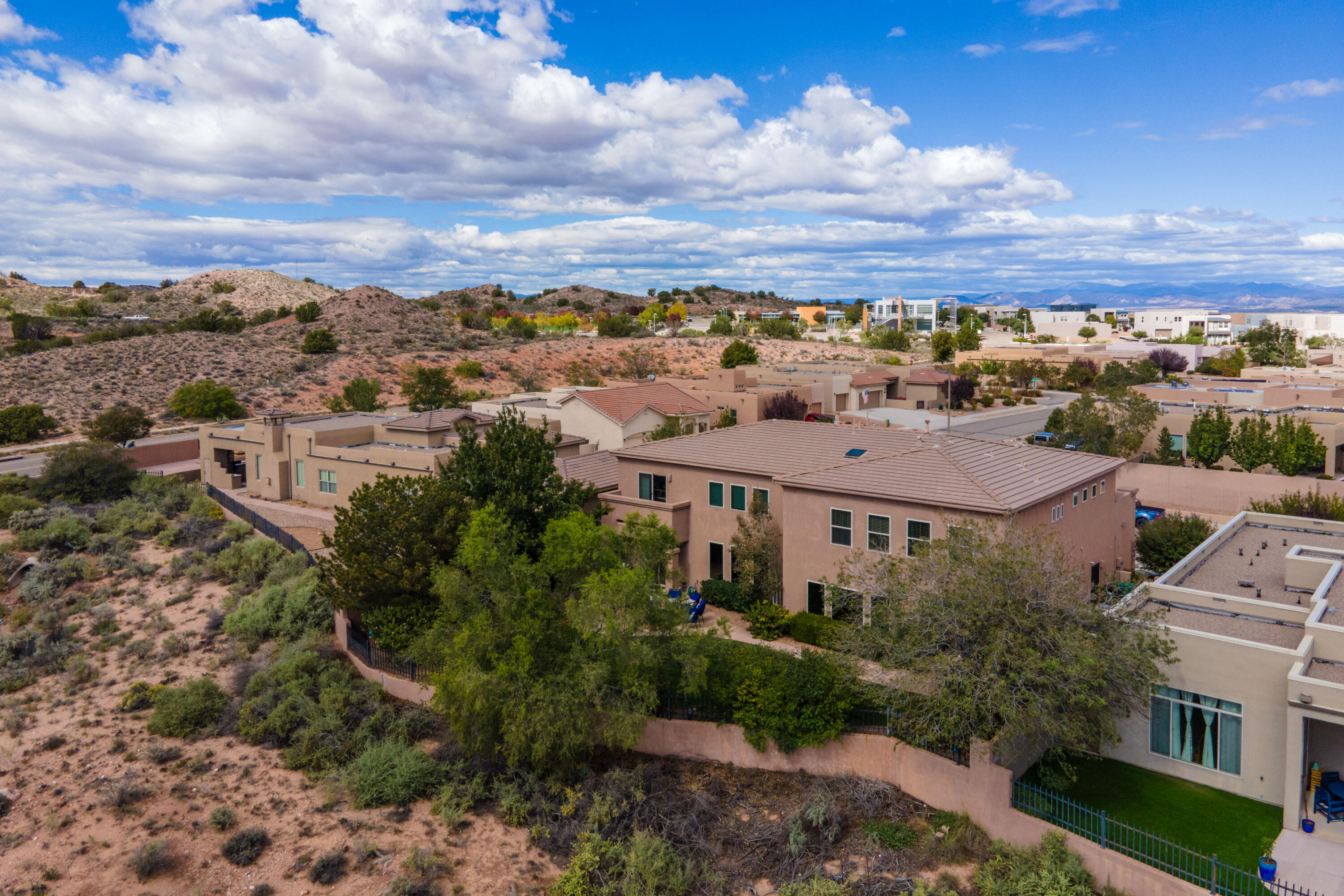 2929 Redondo Santa Fe Loop NE