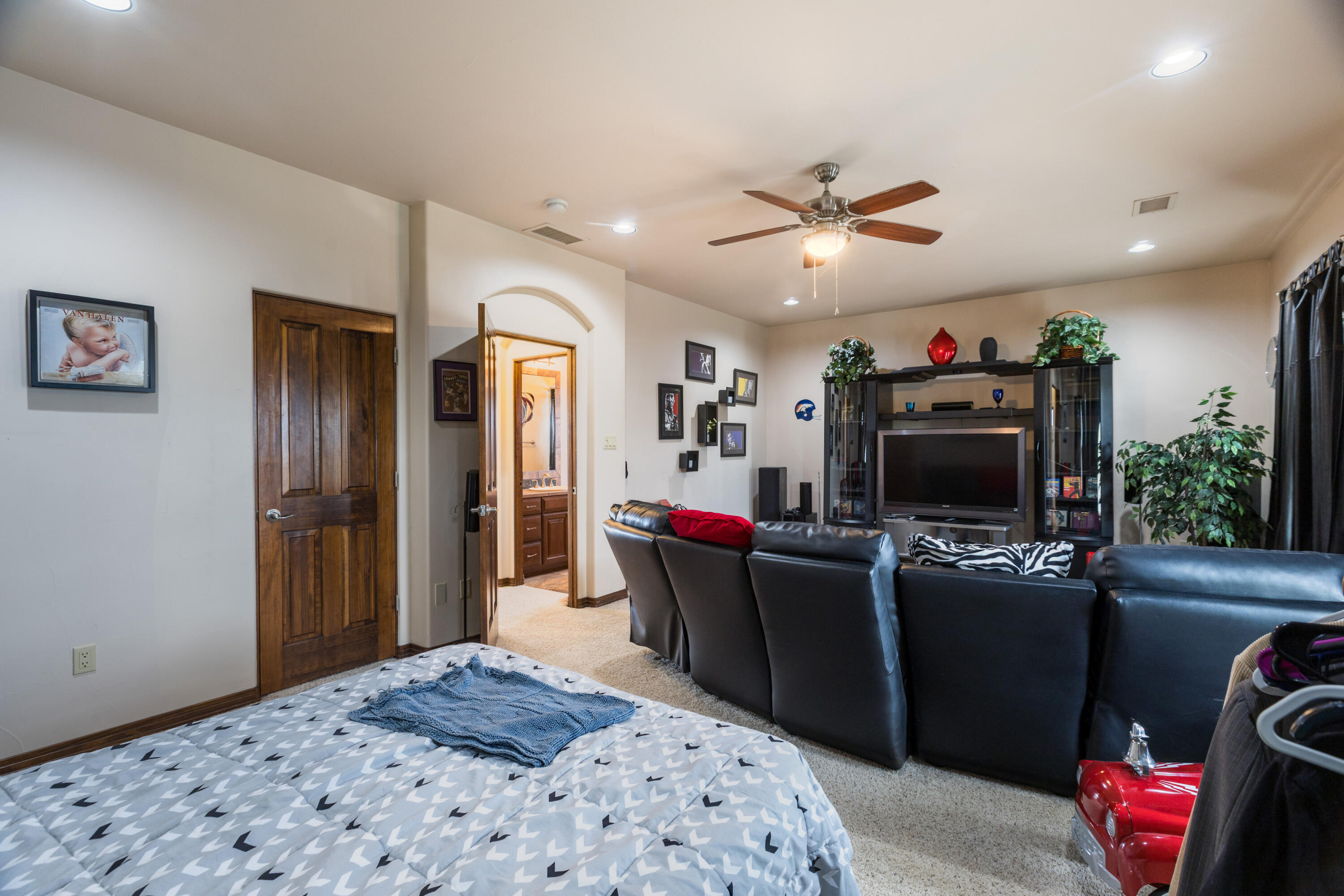 2929 Redondo Santa Fe Loop NE