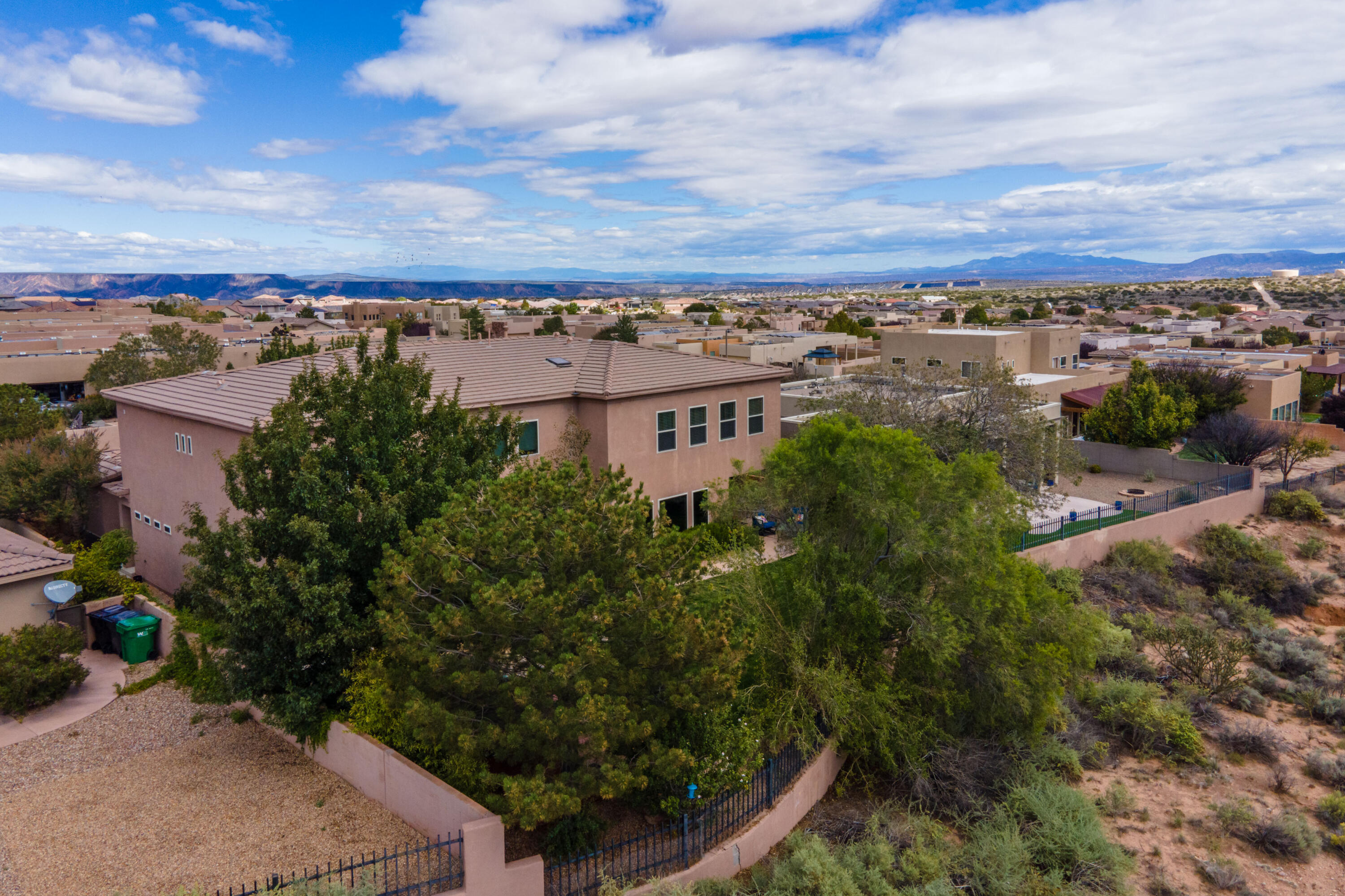 2929 Redondo Santa Fe Loop NE