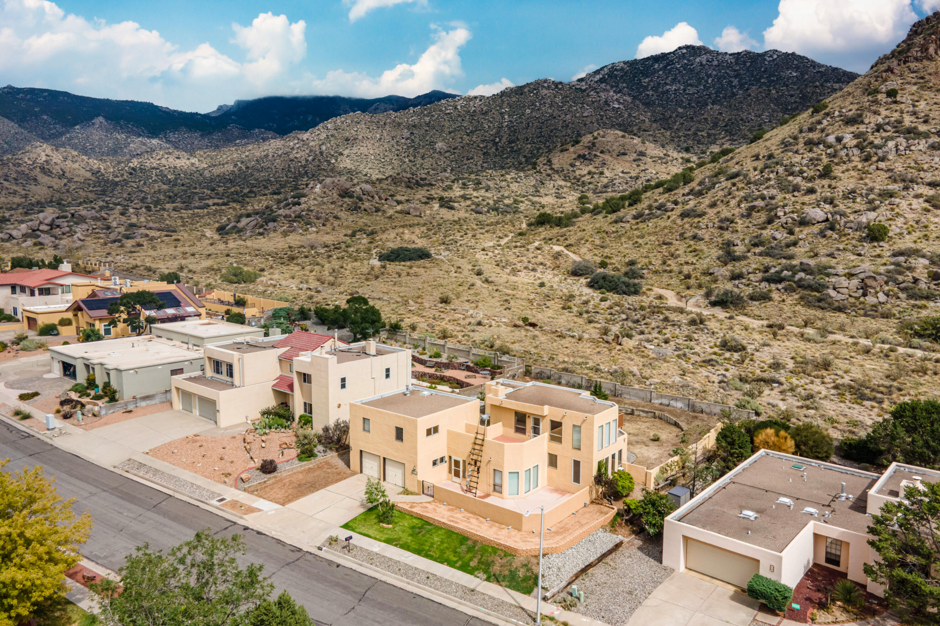 820 Piedra Vista Road NE