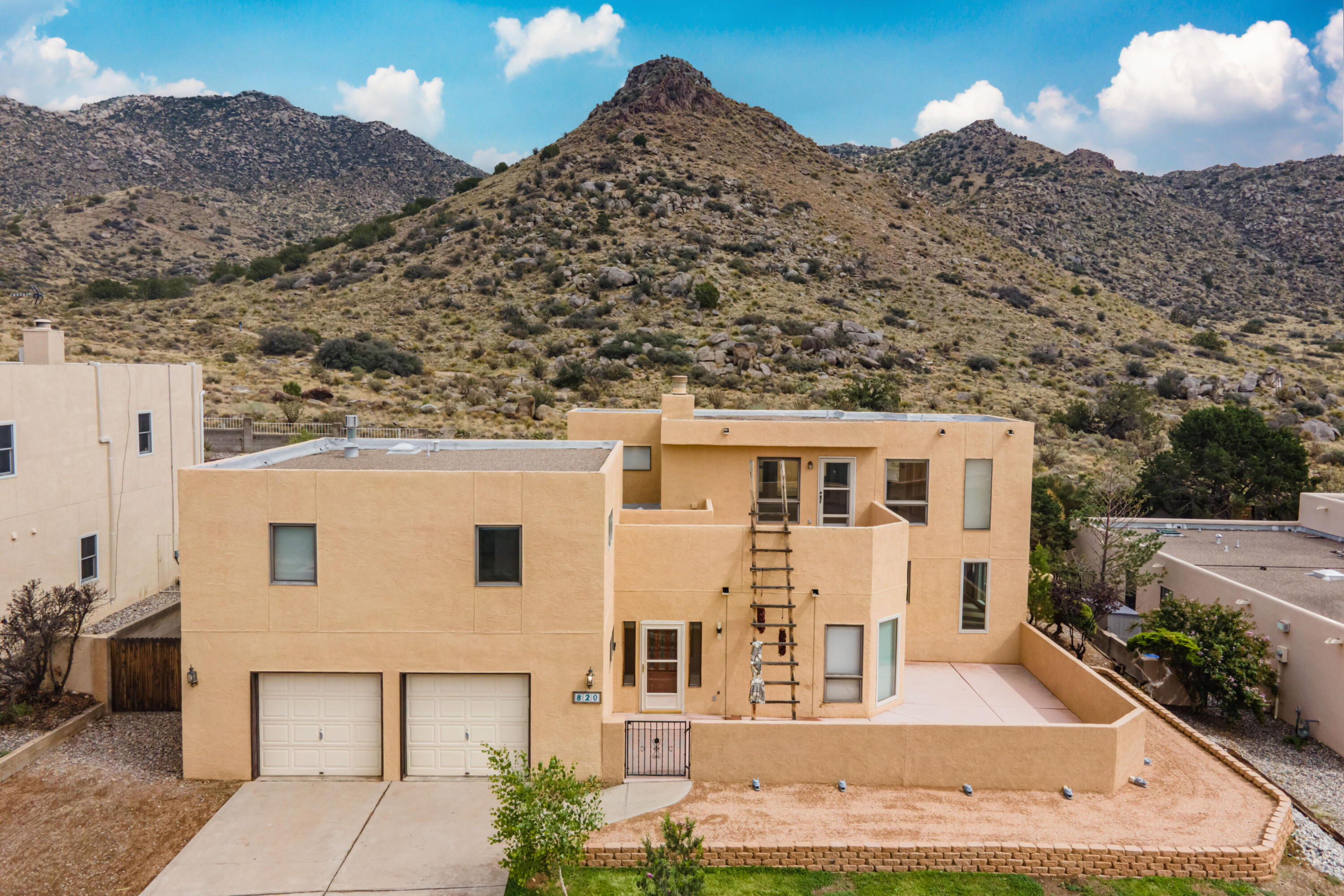820 Piedra Vista Road NE