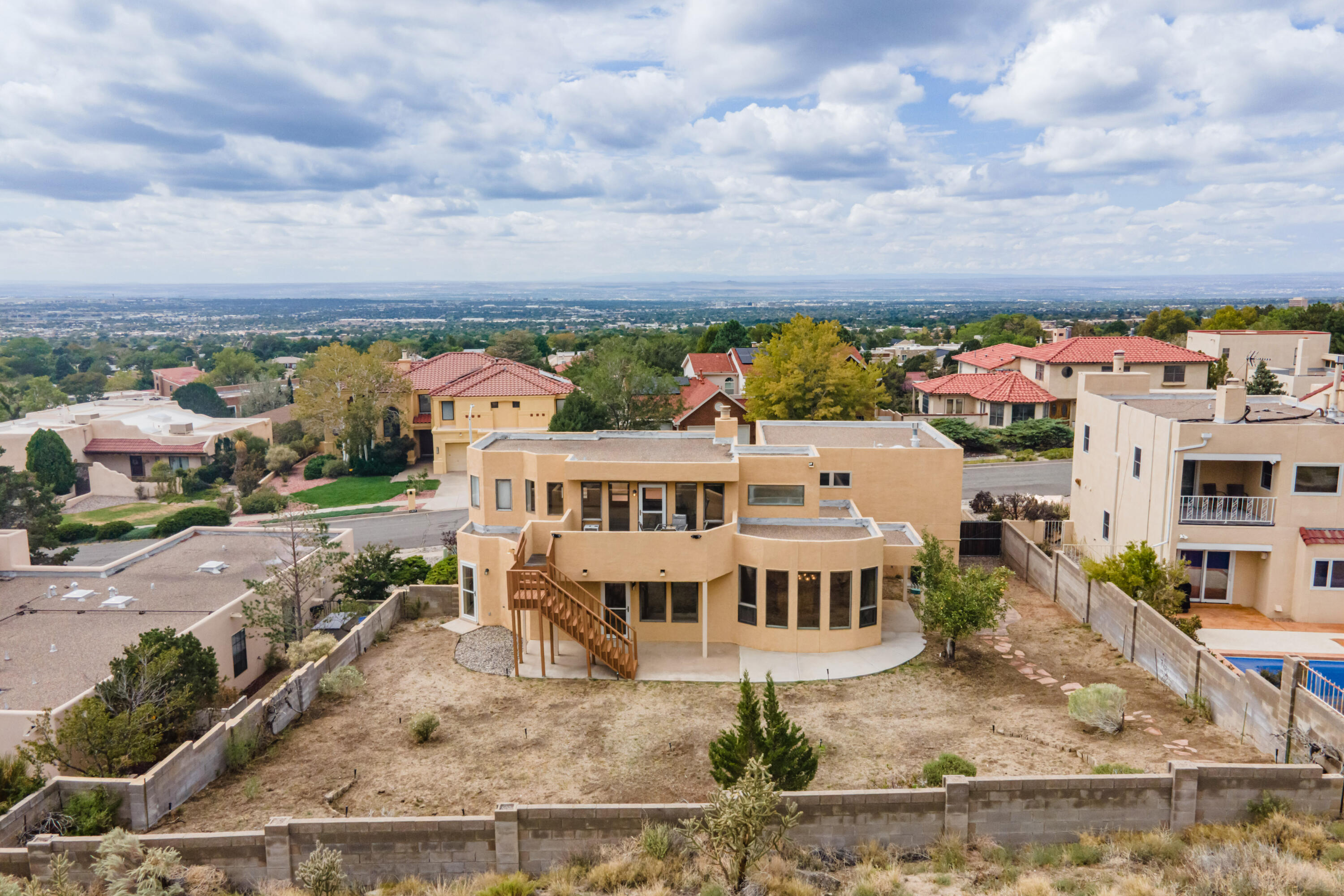 820 Piedra Vista Road NE