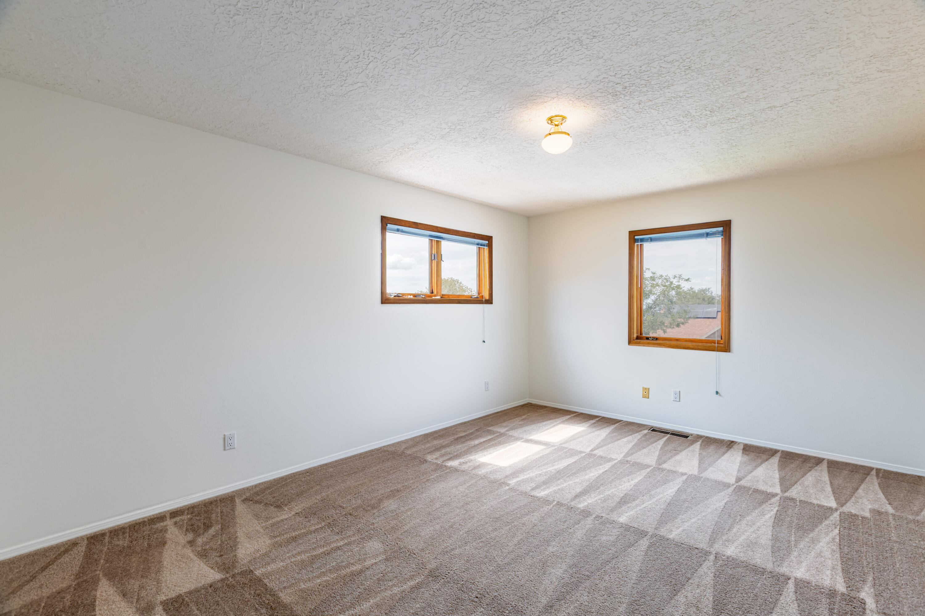 820 Piedra Vista Road NE