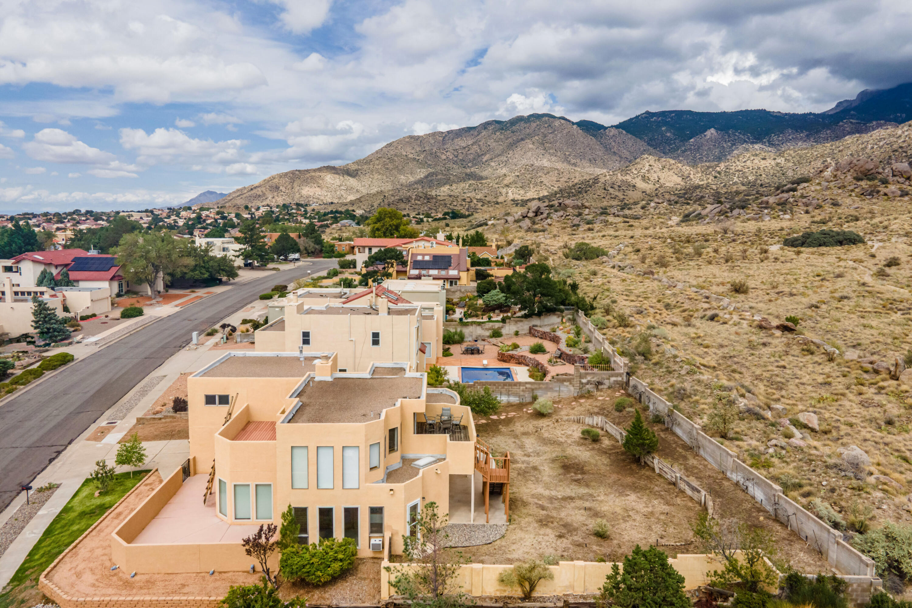 820 Piedra Vista Road NE