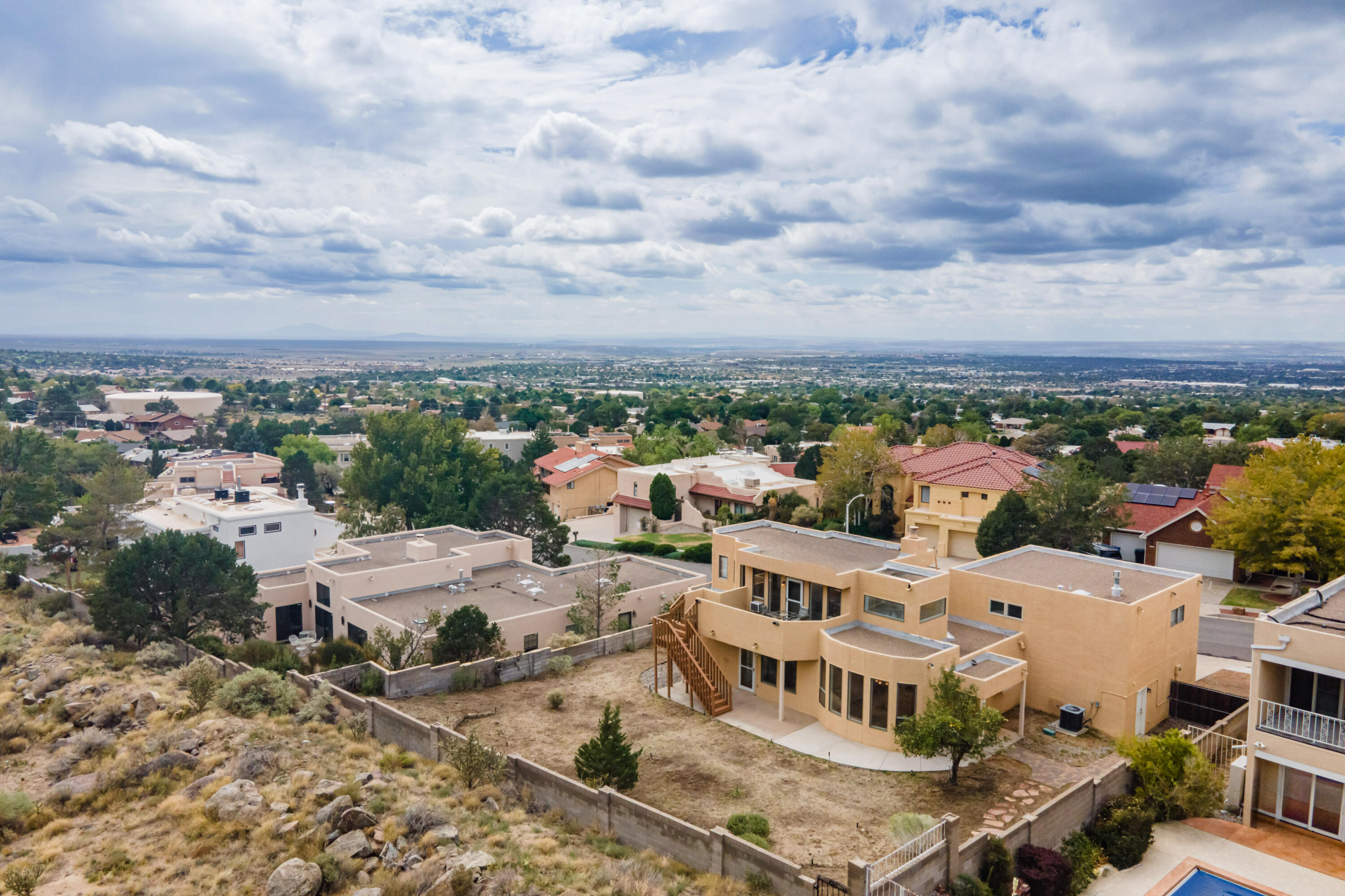 820 Piedra Vista Road NE