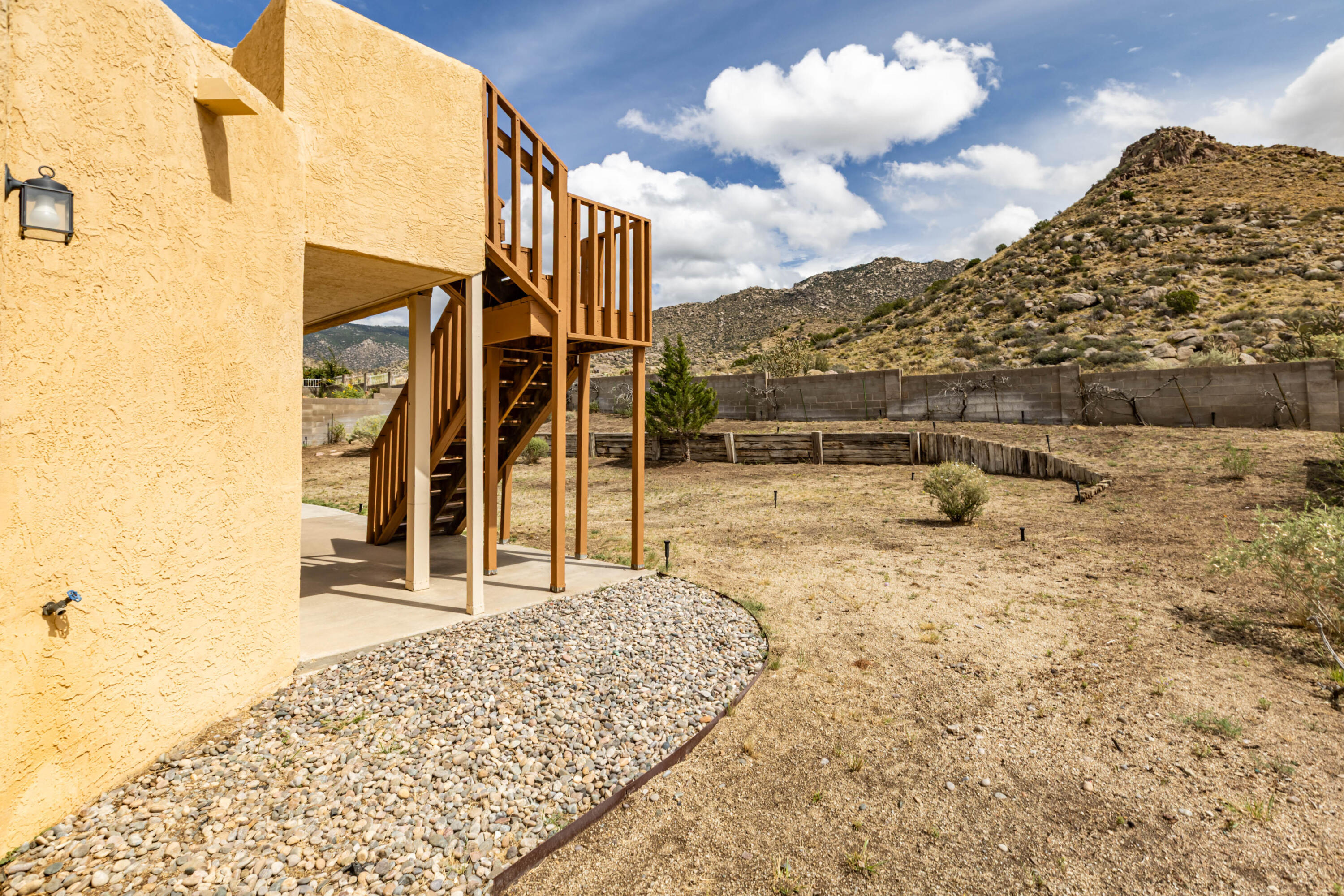 820 Piedra Vista Road NE
