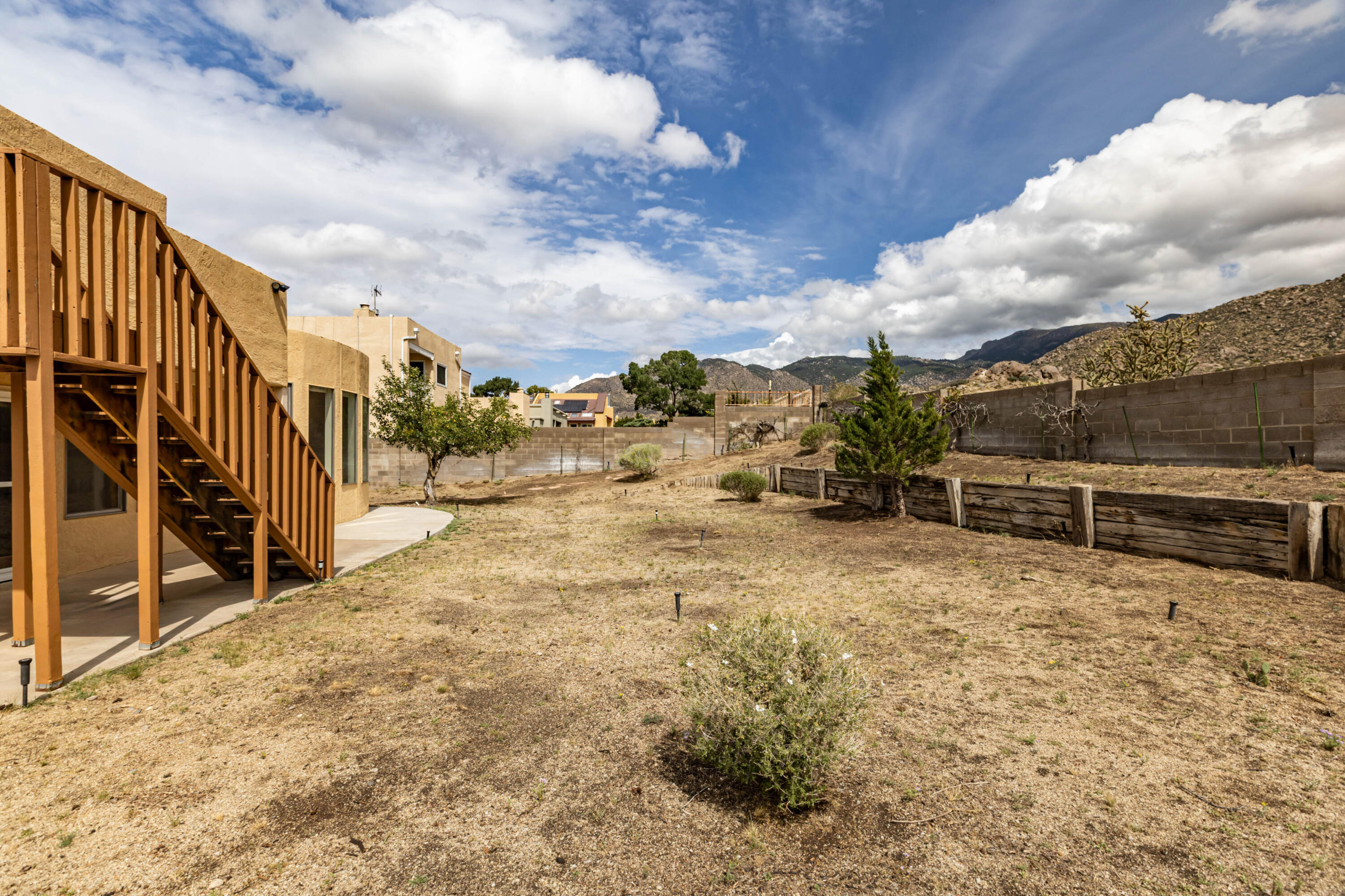 820 Piedra Vista Road NE