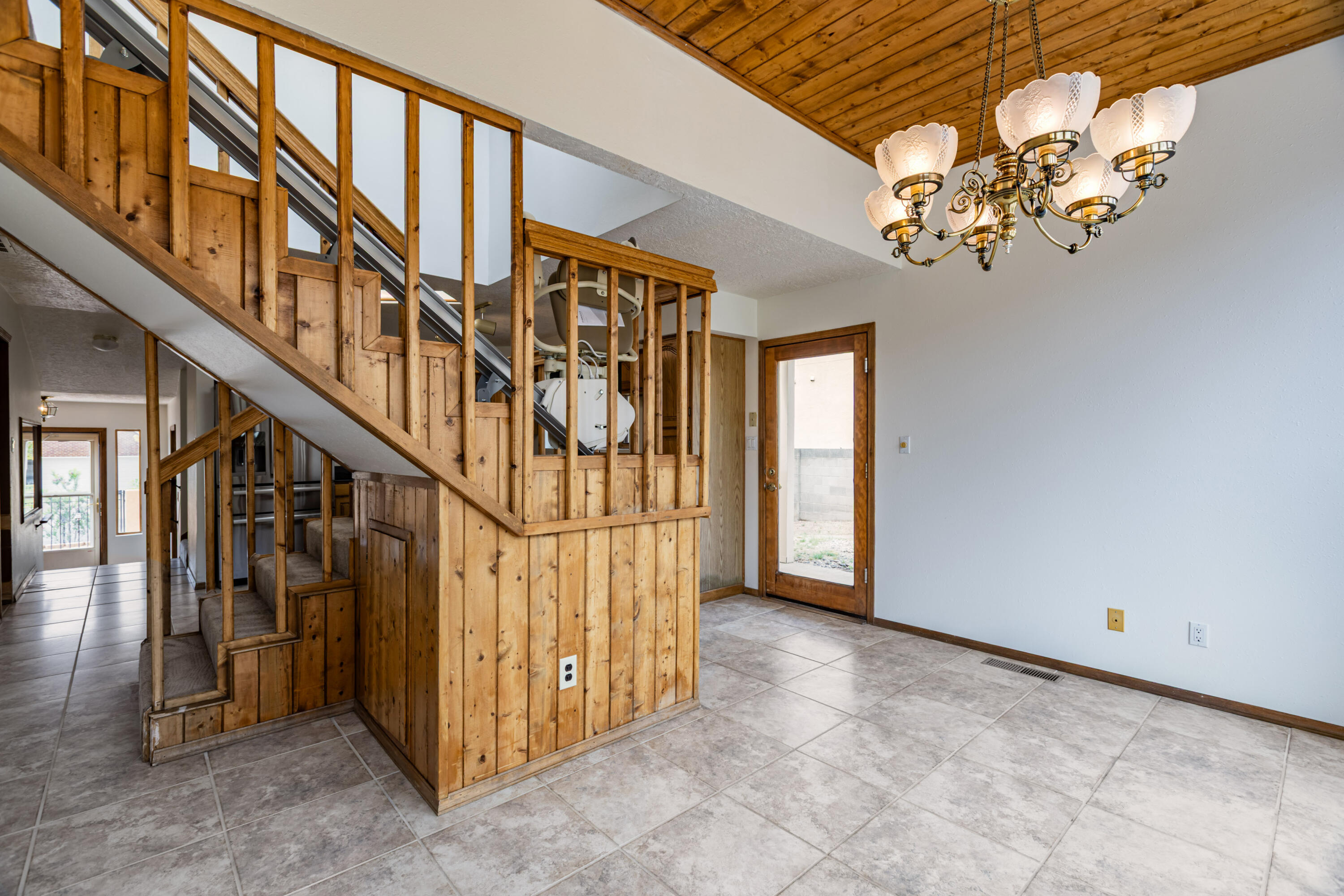 820 Piedra Vista Road NE
