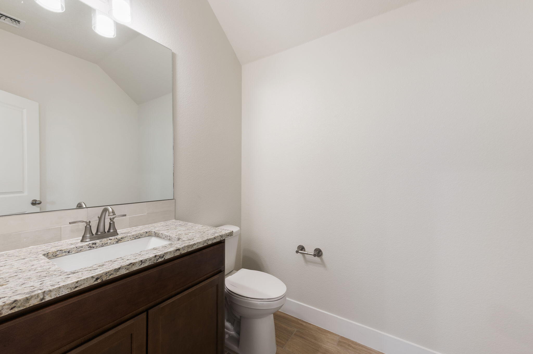 3656 Queen Court NE