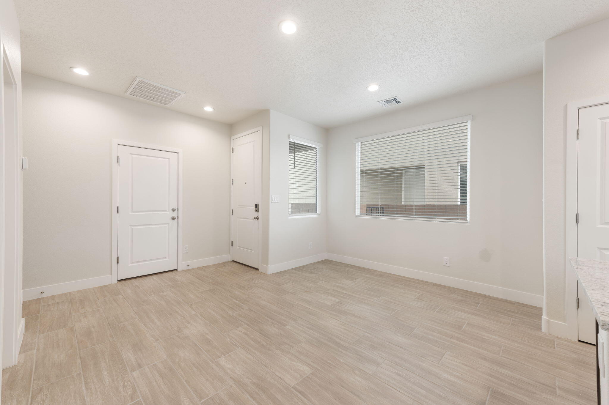 3656 Queen Court NE