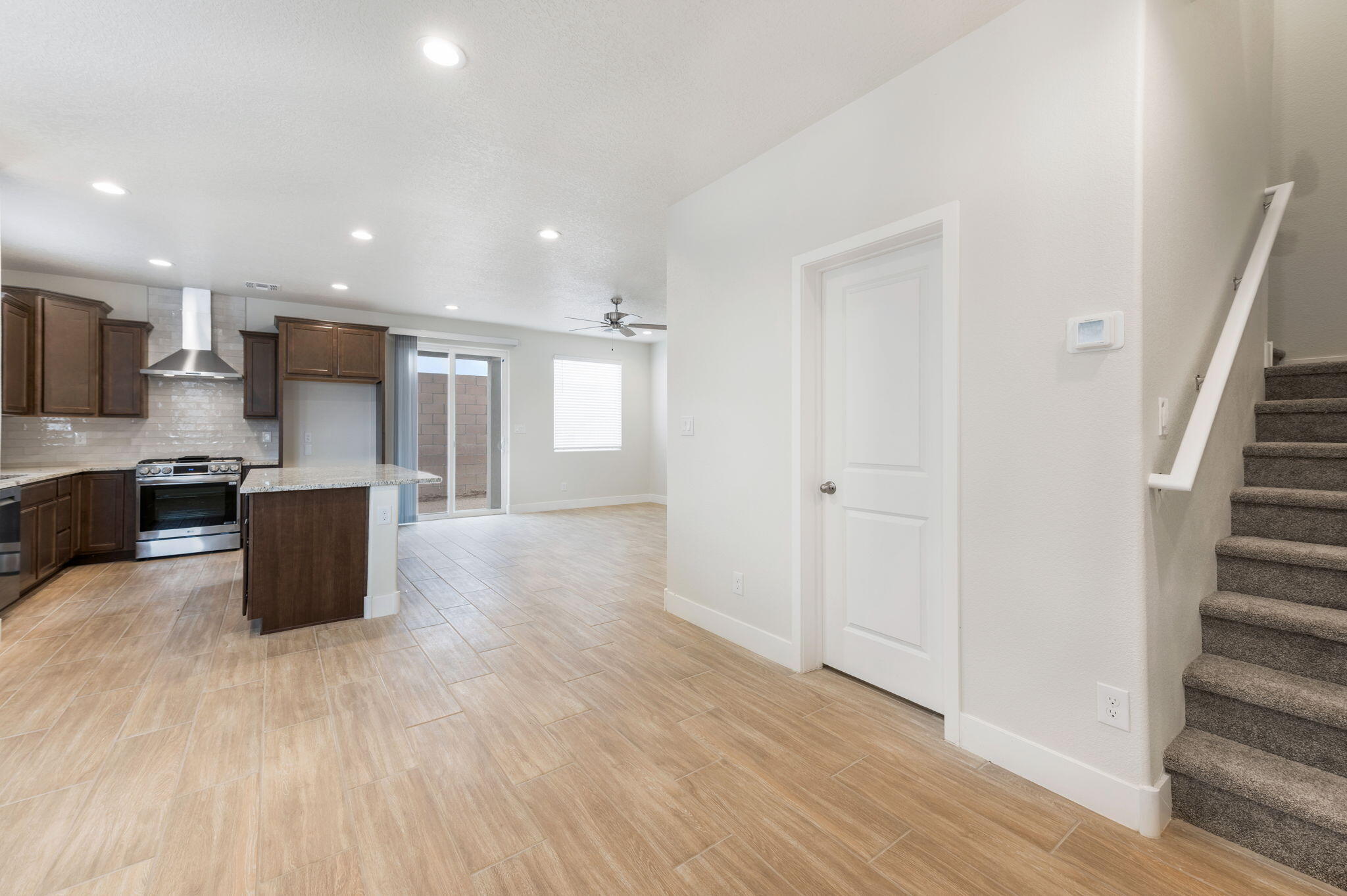 3656 Queen Court NE