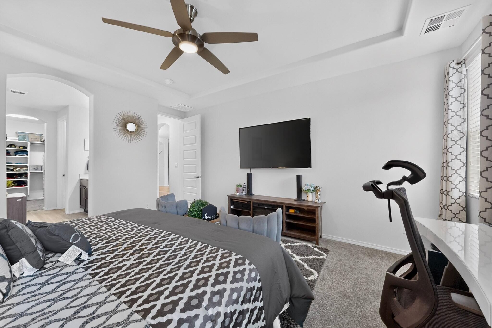 4340 Golden Eagle Loop NE