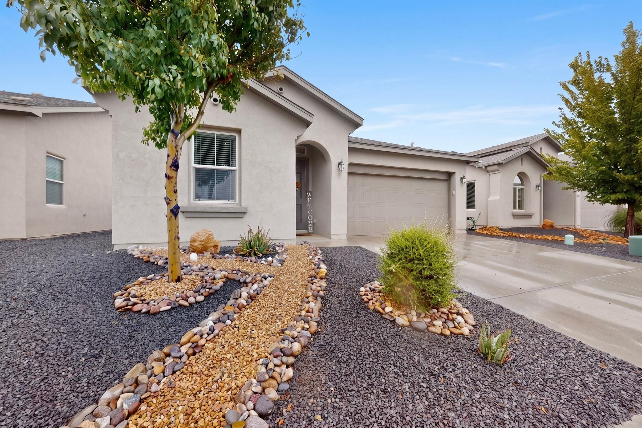 4340 Golden Eagle Loop NE