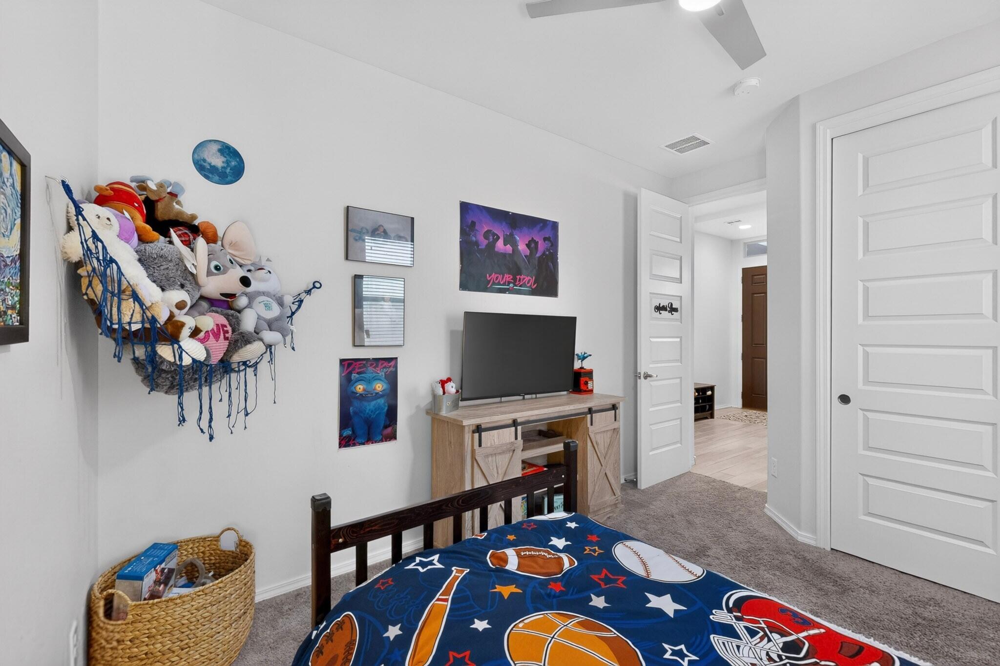 4340 Golden Eagle Loop NE