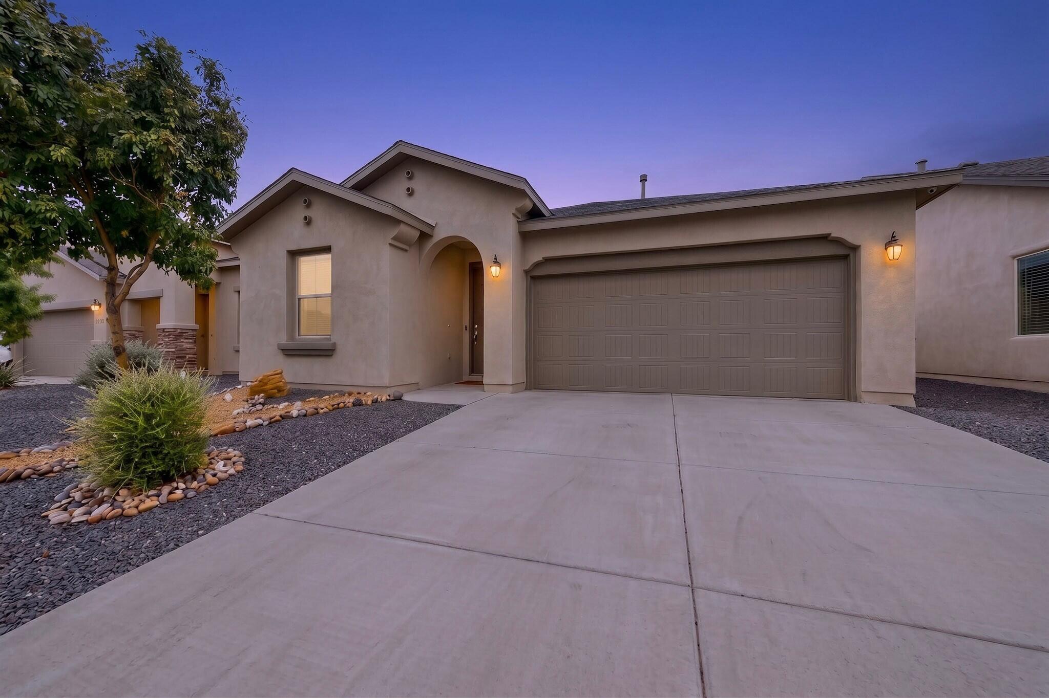 4340 Golden Eagle Loop NE