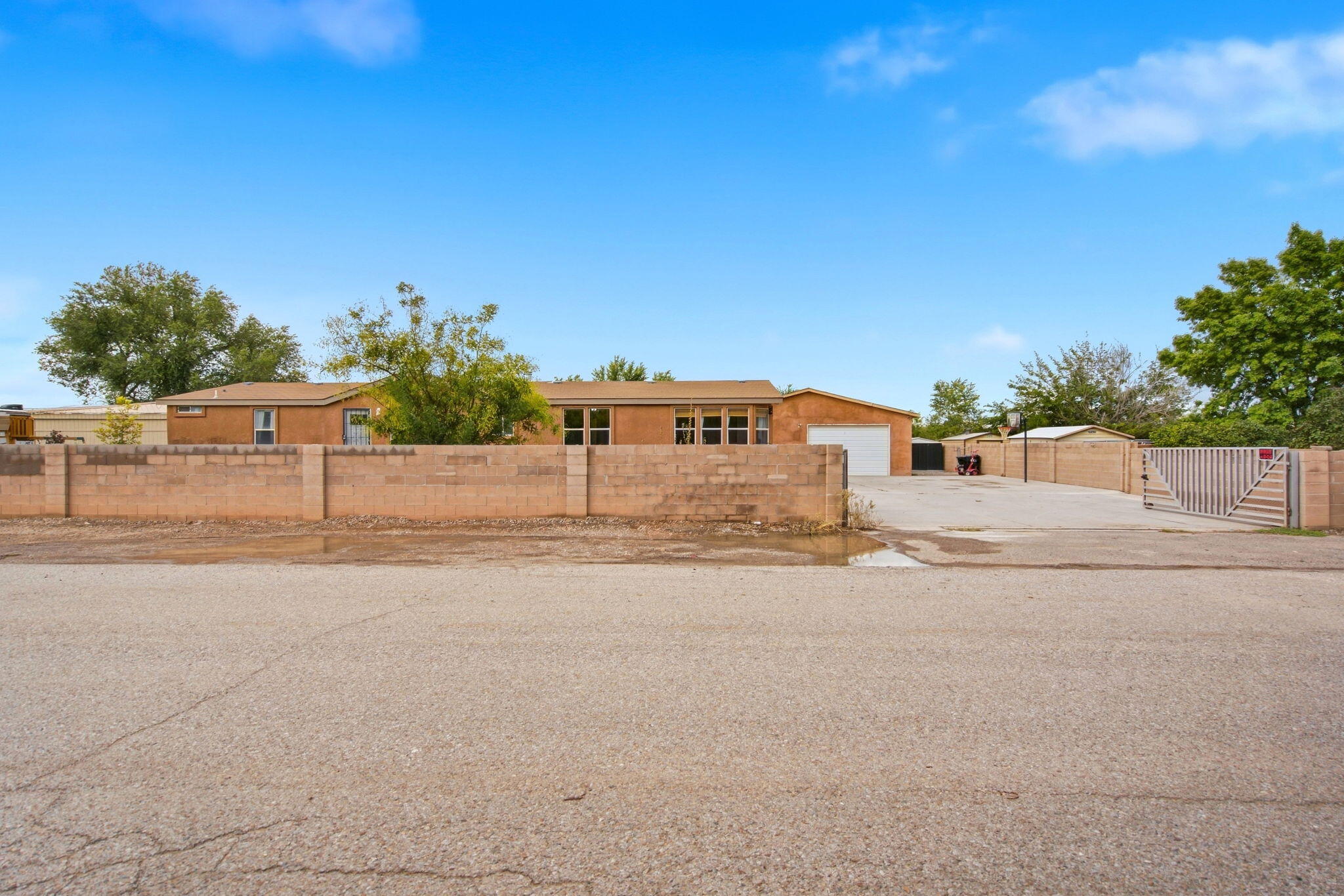113 Hacienda Road NW