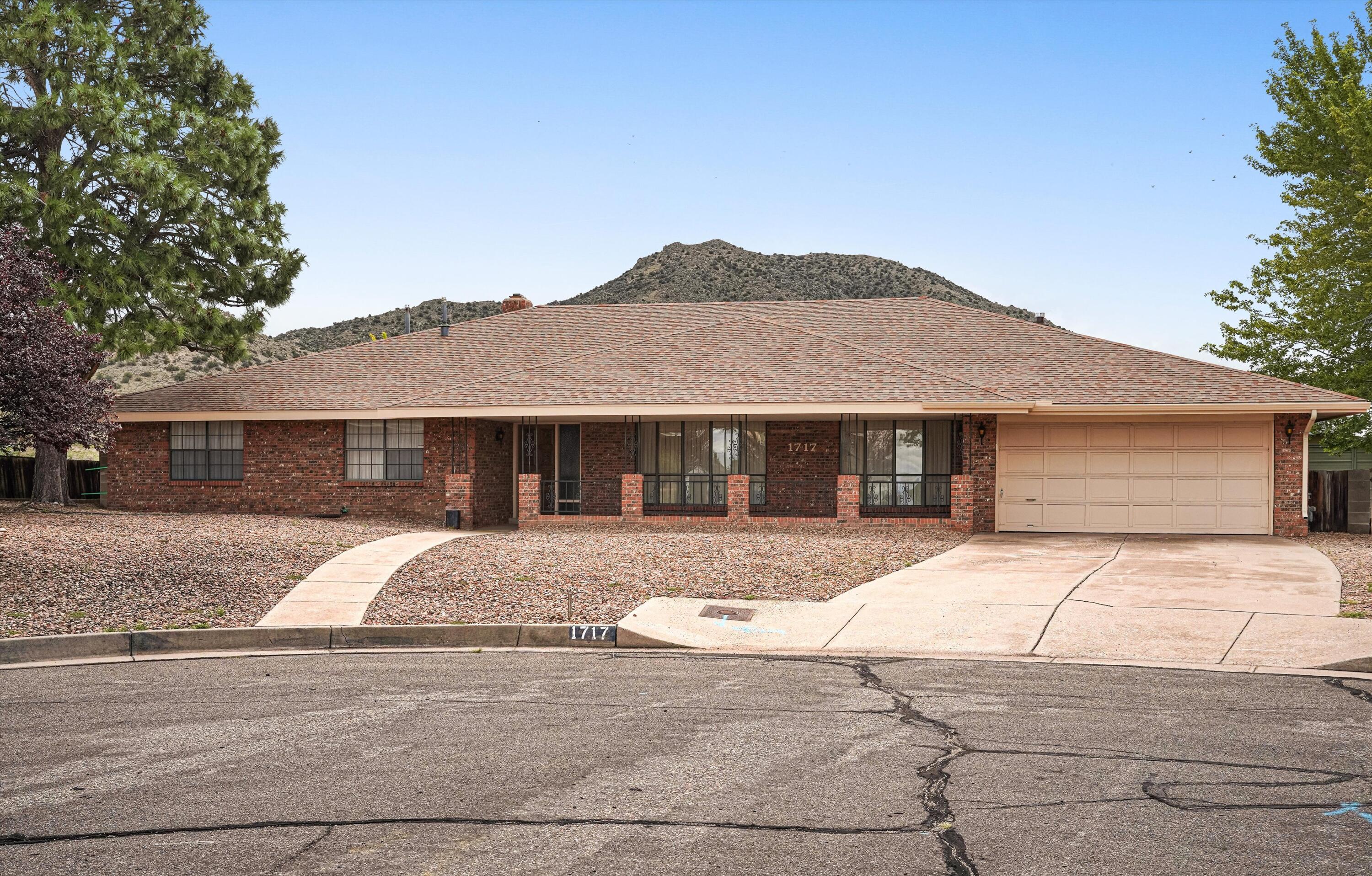 1717 Catron Court SE