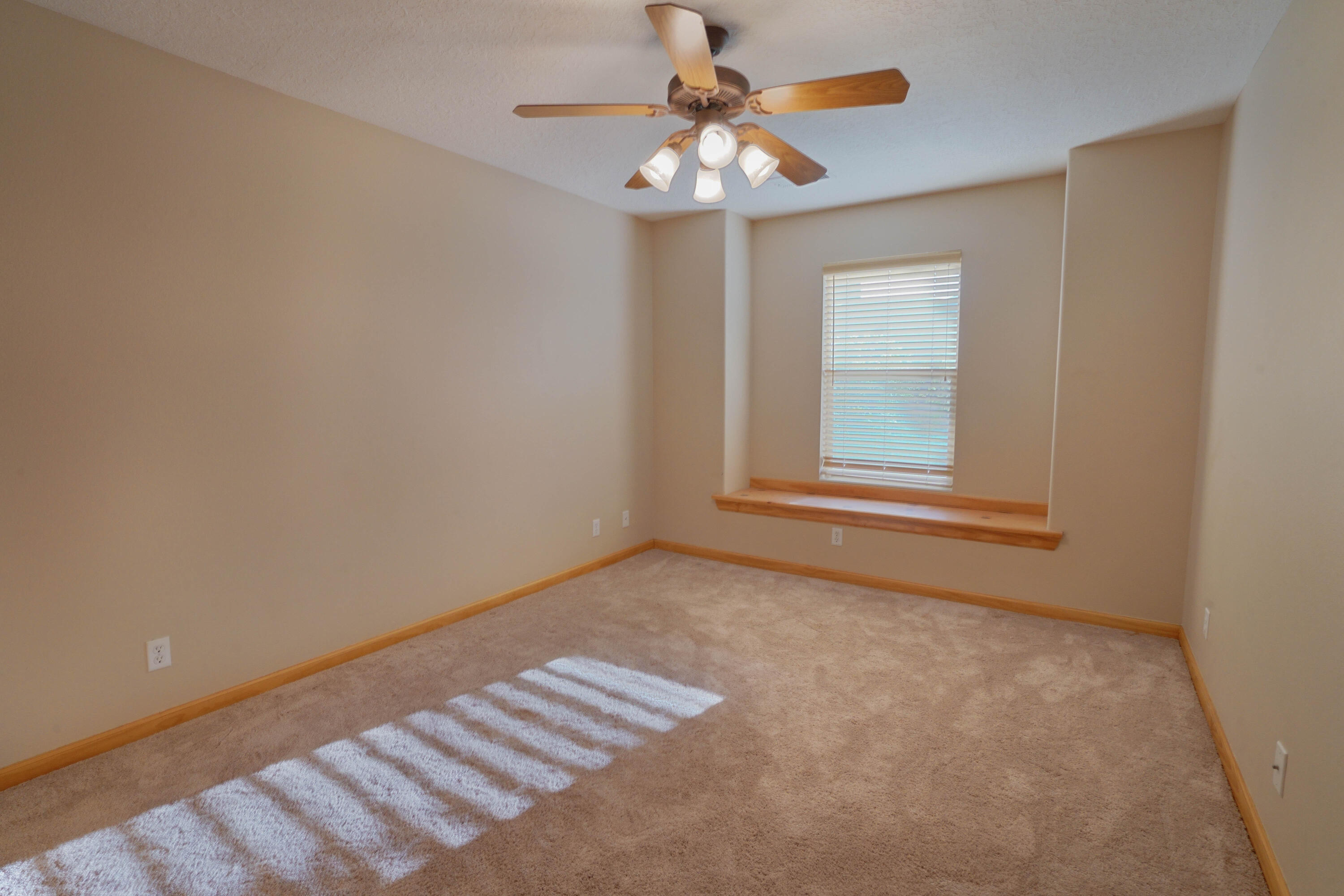 2453 Tyler Loop NE