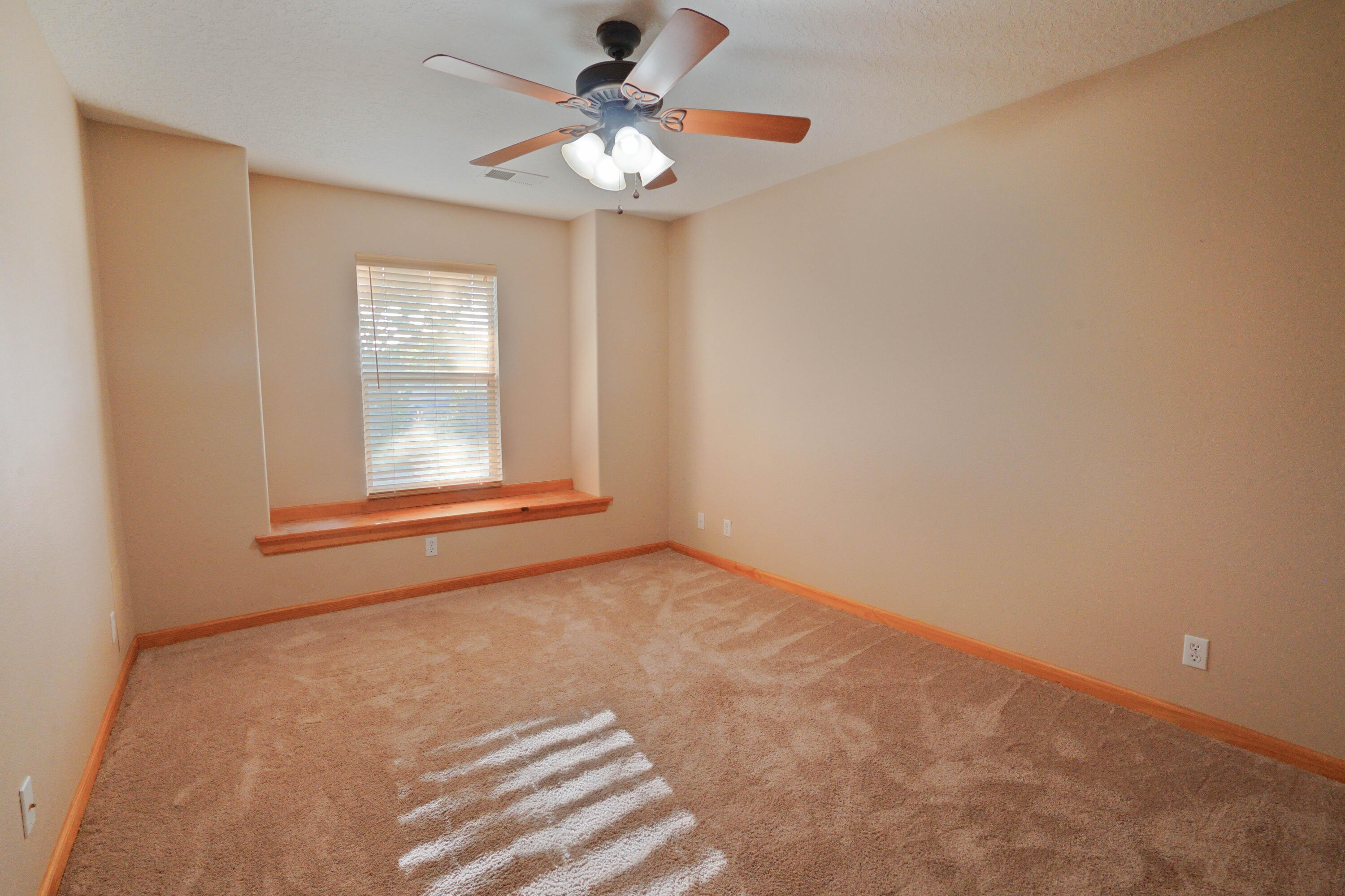 2453 Tyler Loop NE