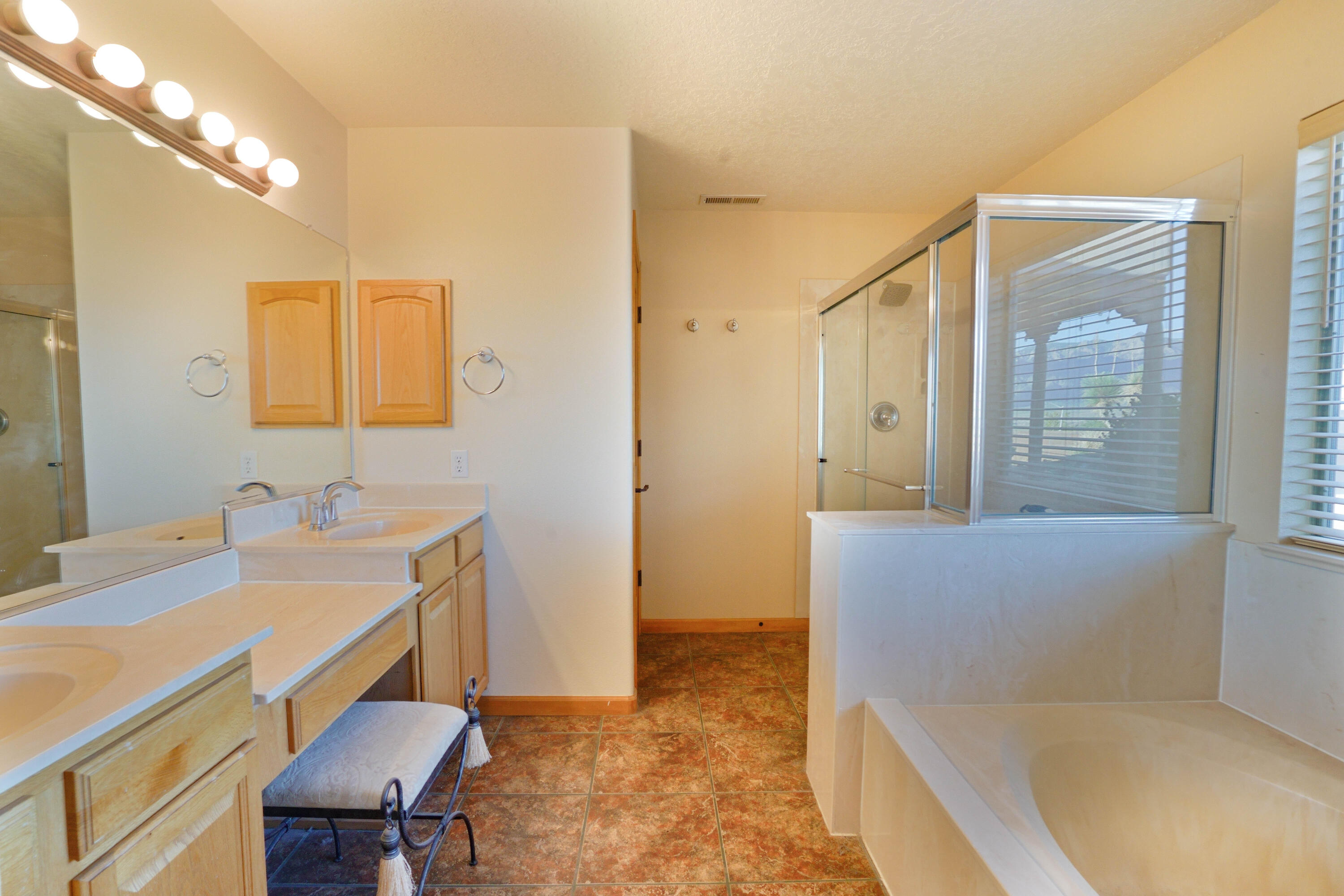 2453 Tyler Loop NE