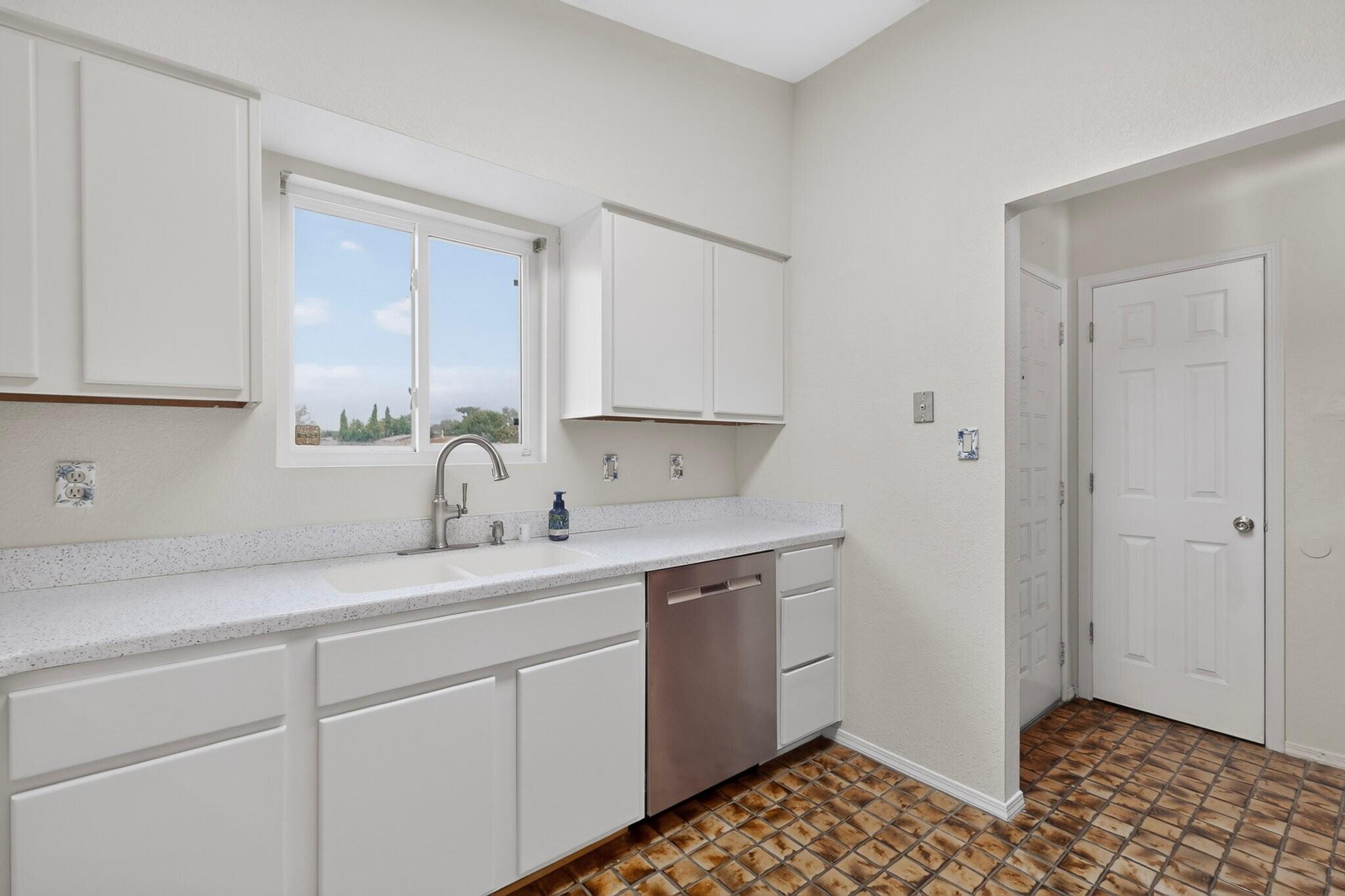 13800 Paseo Vista NE