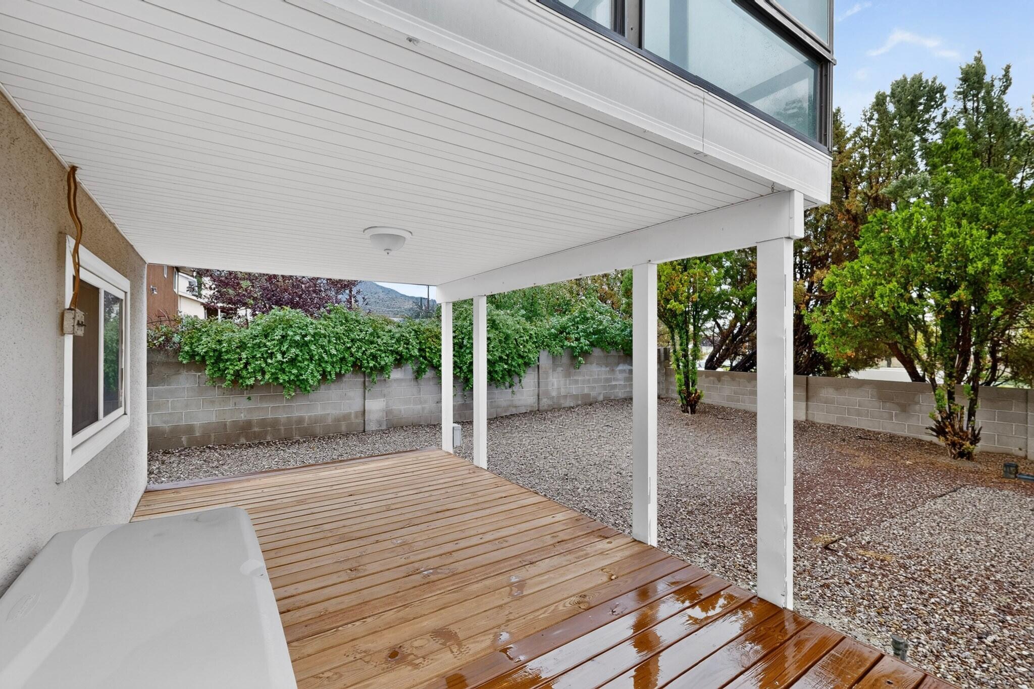 13800 Paseo Vista NE