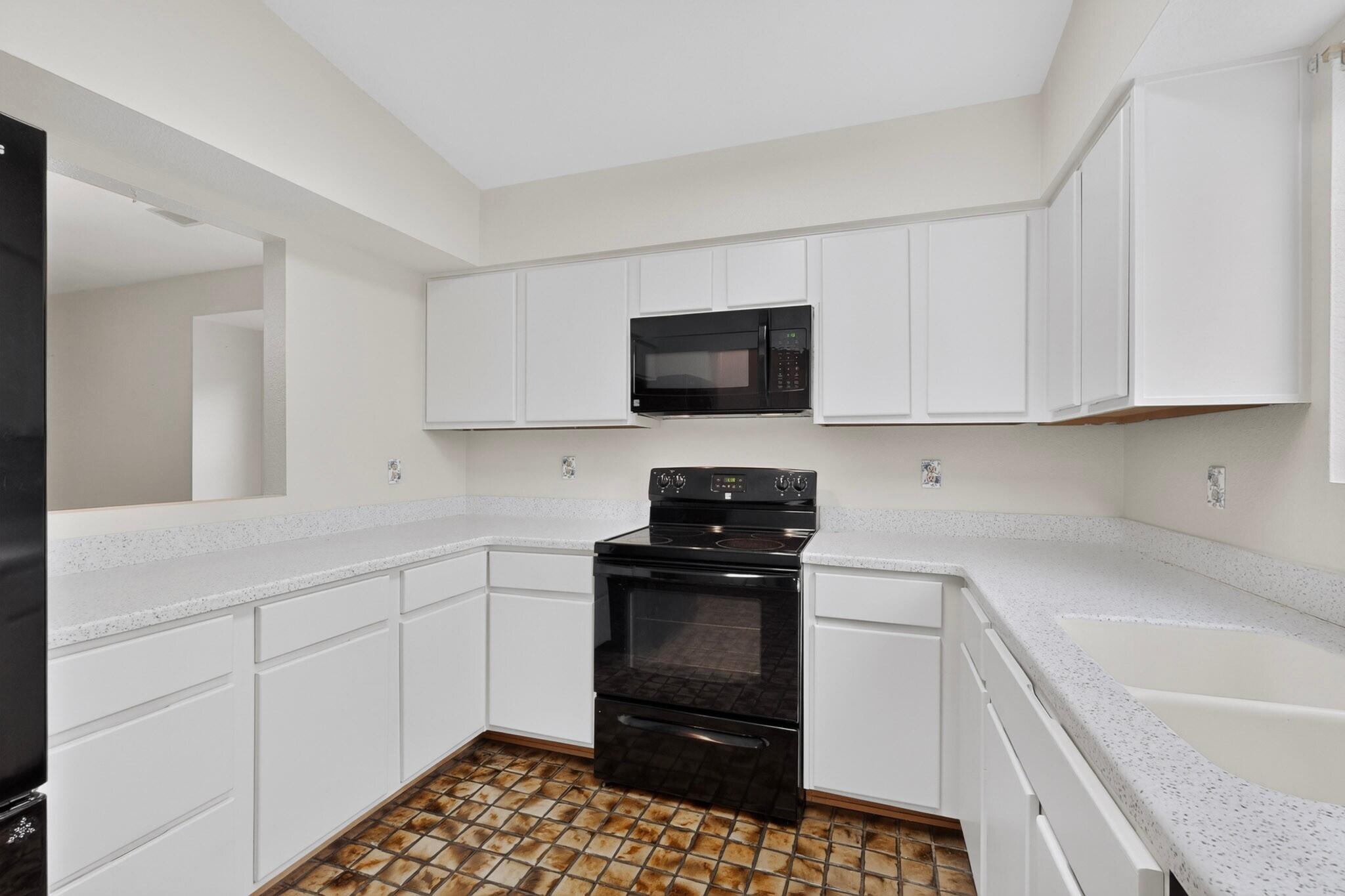 13800 Paseo Vista NE