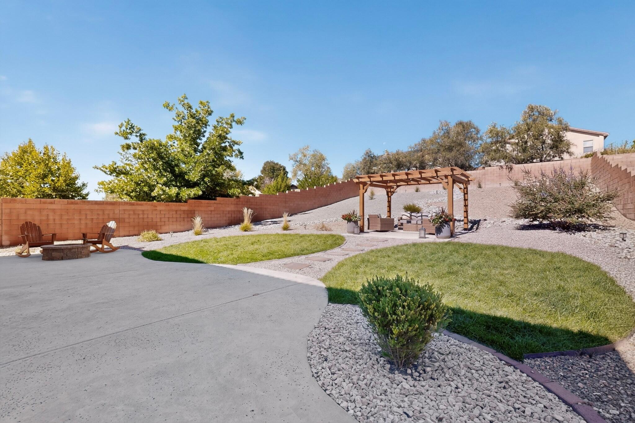2425 Camino Seville SE