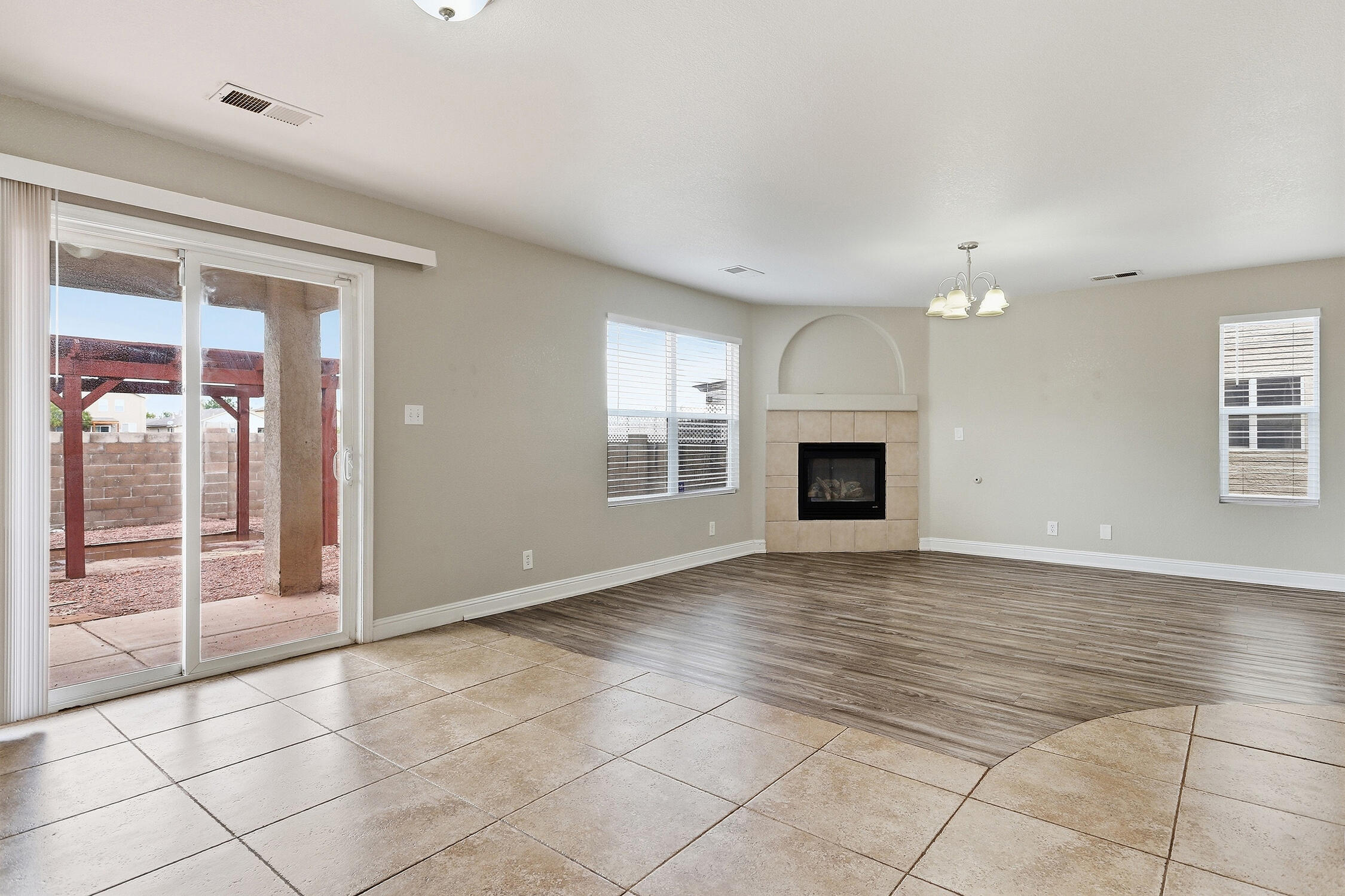 721 Valley Meadows Drive NE