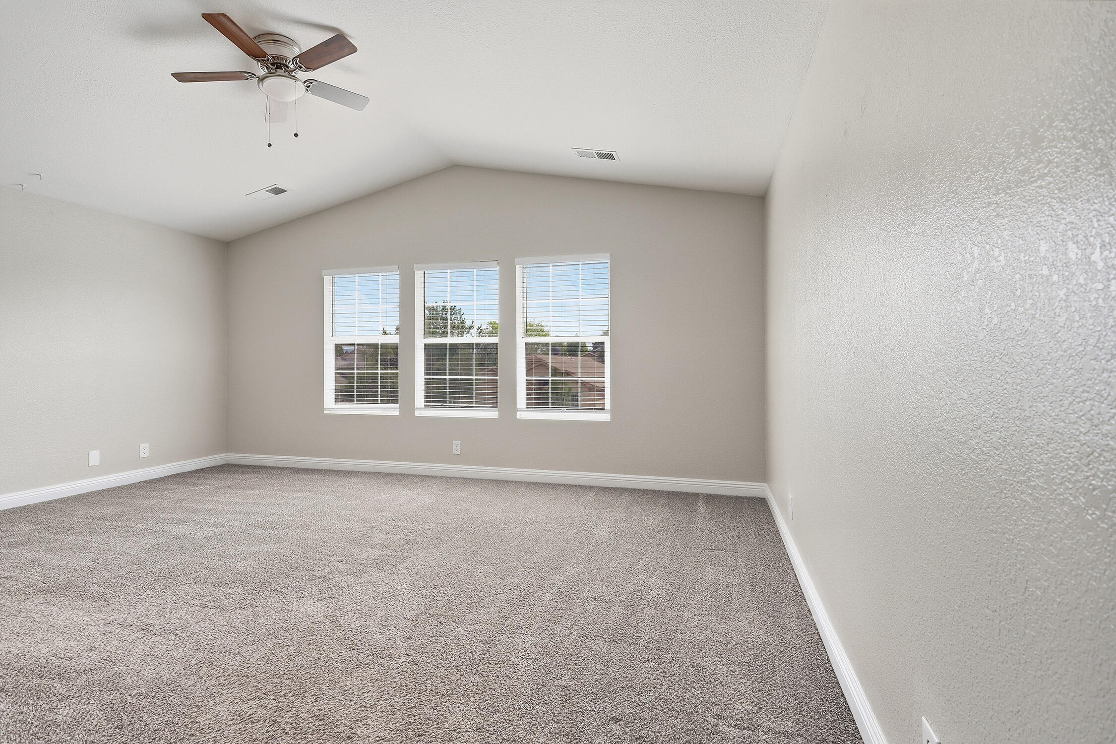 721 Valley Meadows Drive NE