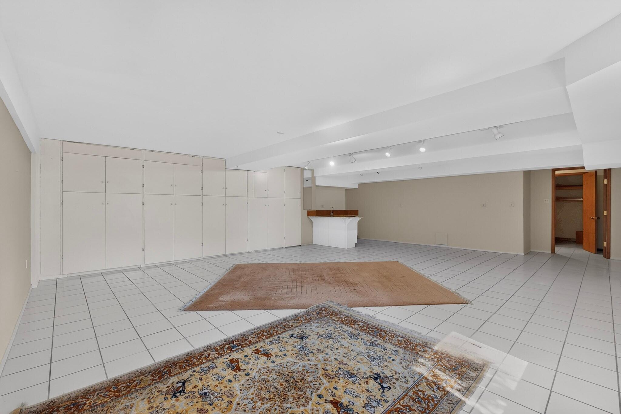 450 Live Oak Lane NE