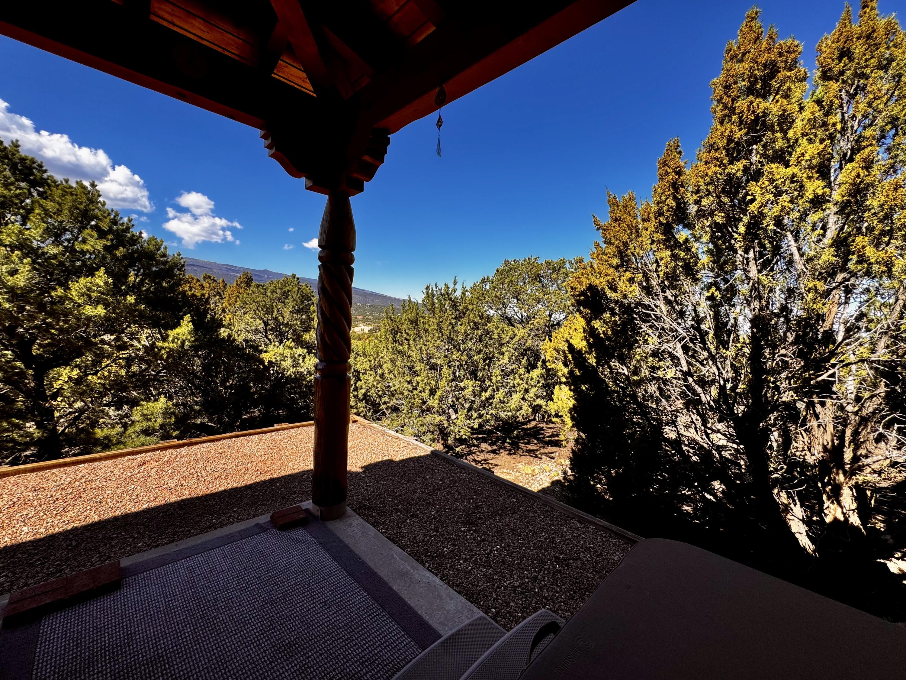 22 Via Entrada