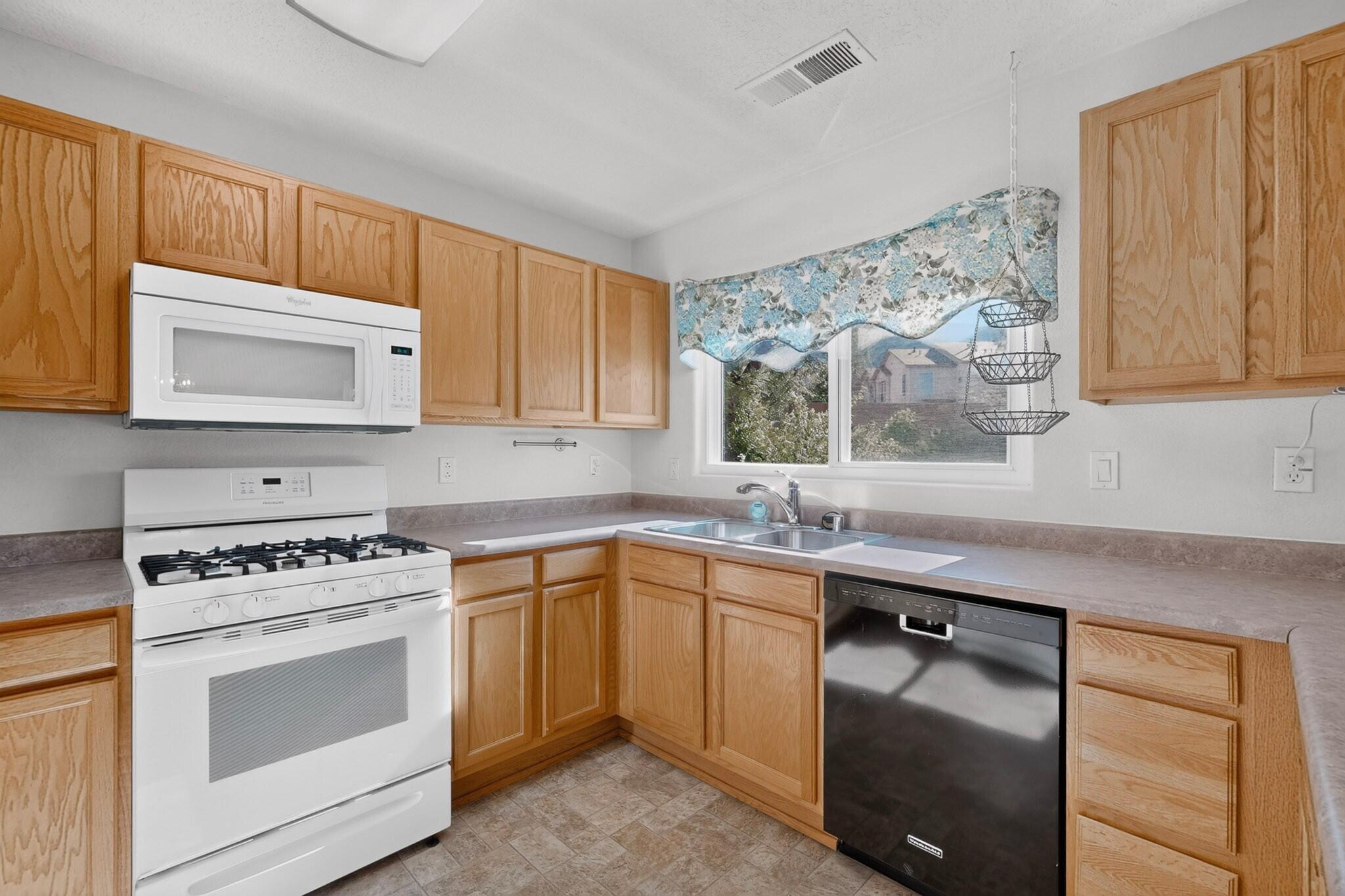 12424 Smokey Mountain Way NE