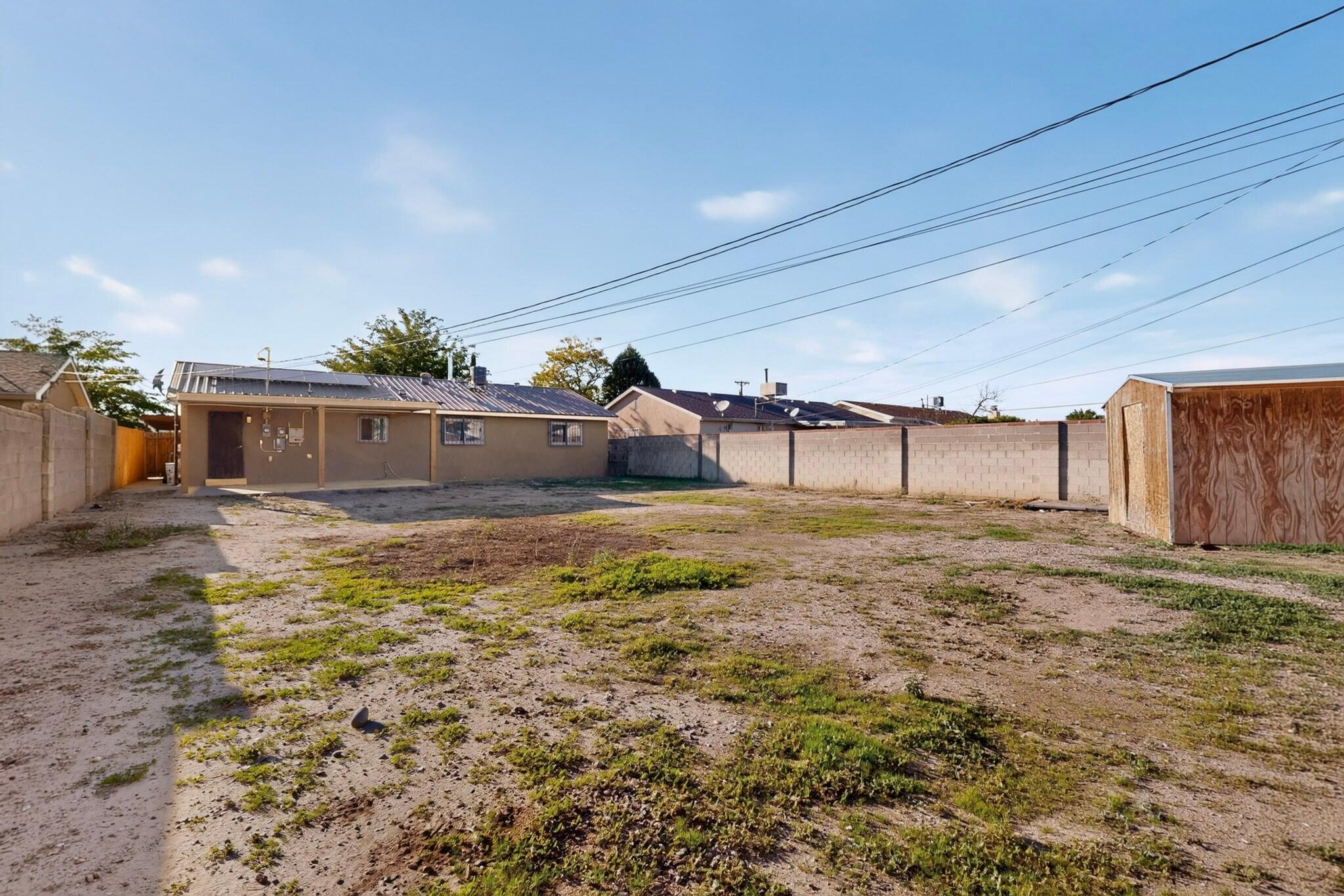 824 Dolores Drive NW