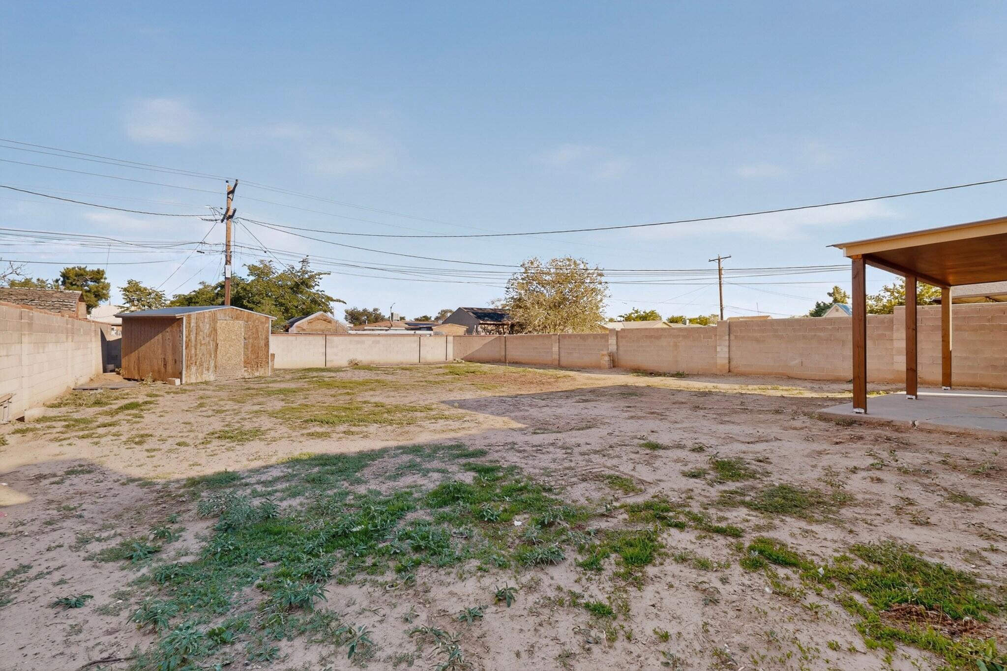 824 Dolores Drive NW