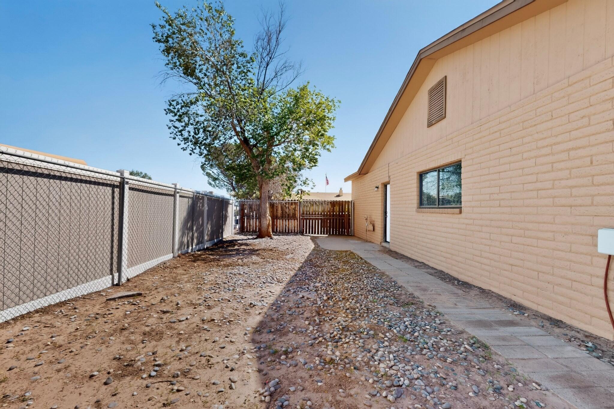 209 Villa Verde Drive SE