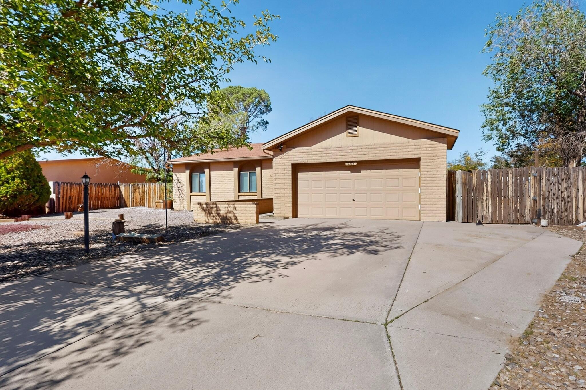 209 Villa Verde Drive SE