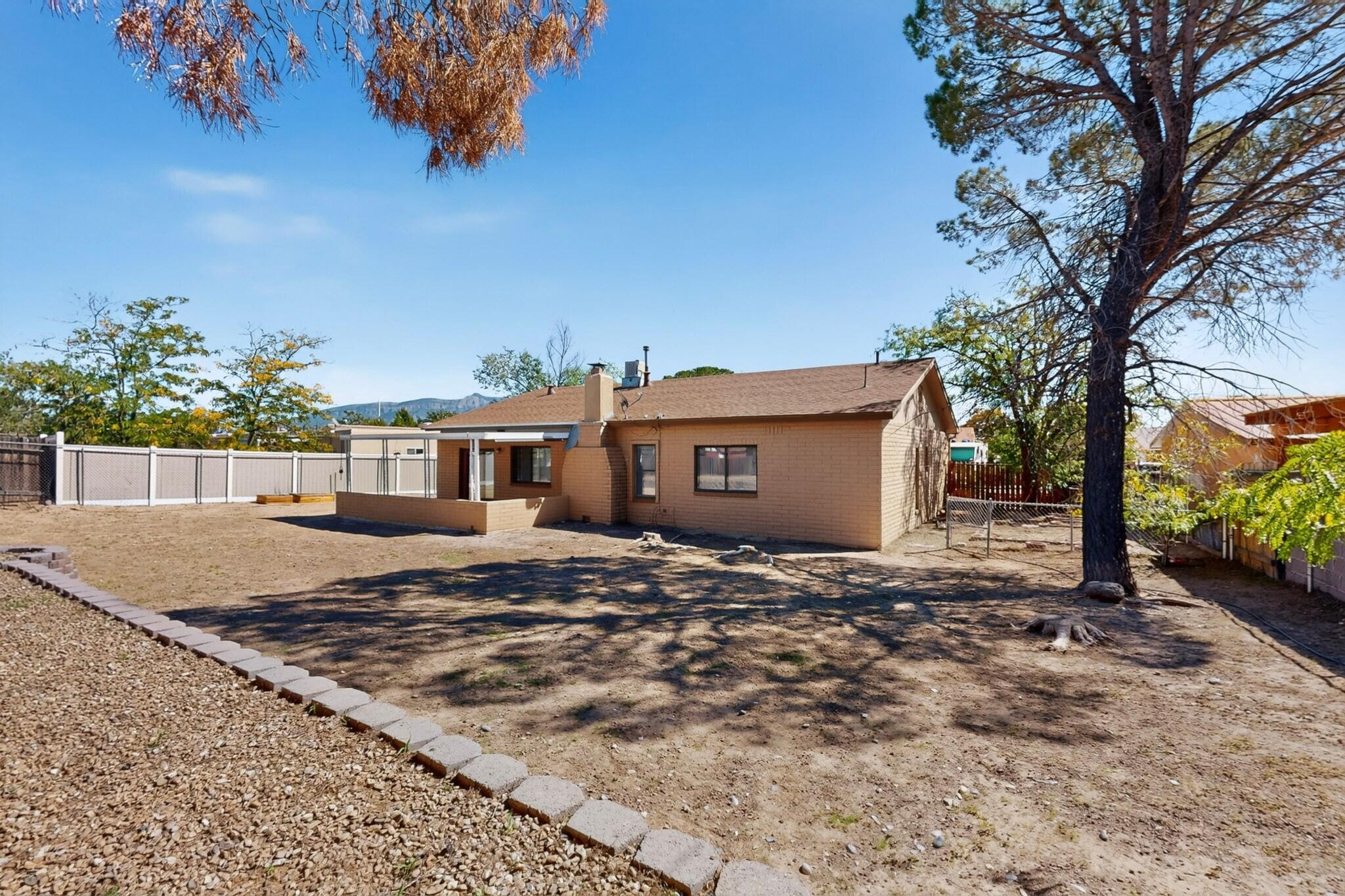 209 Villa Verde Drive SE