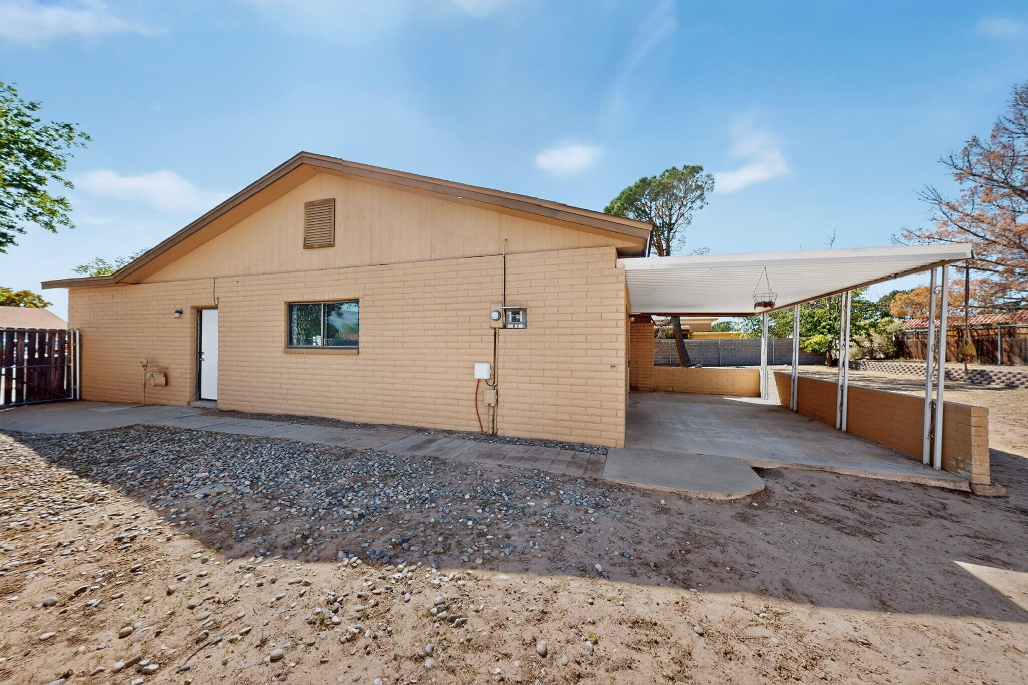 209 Villa Verde Drive SE