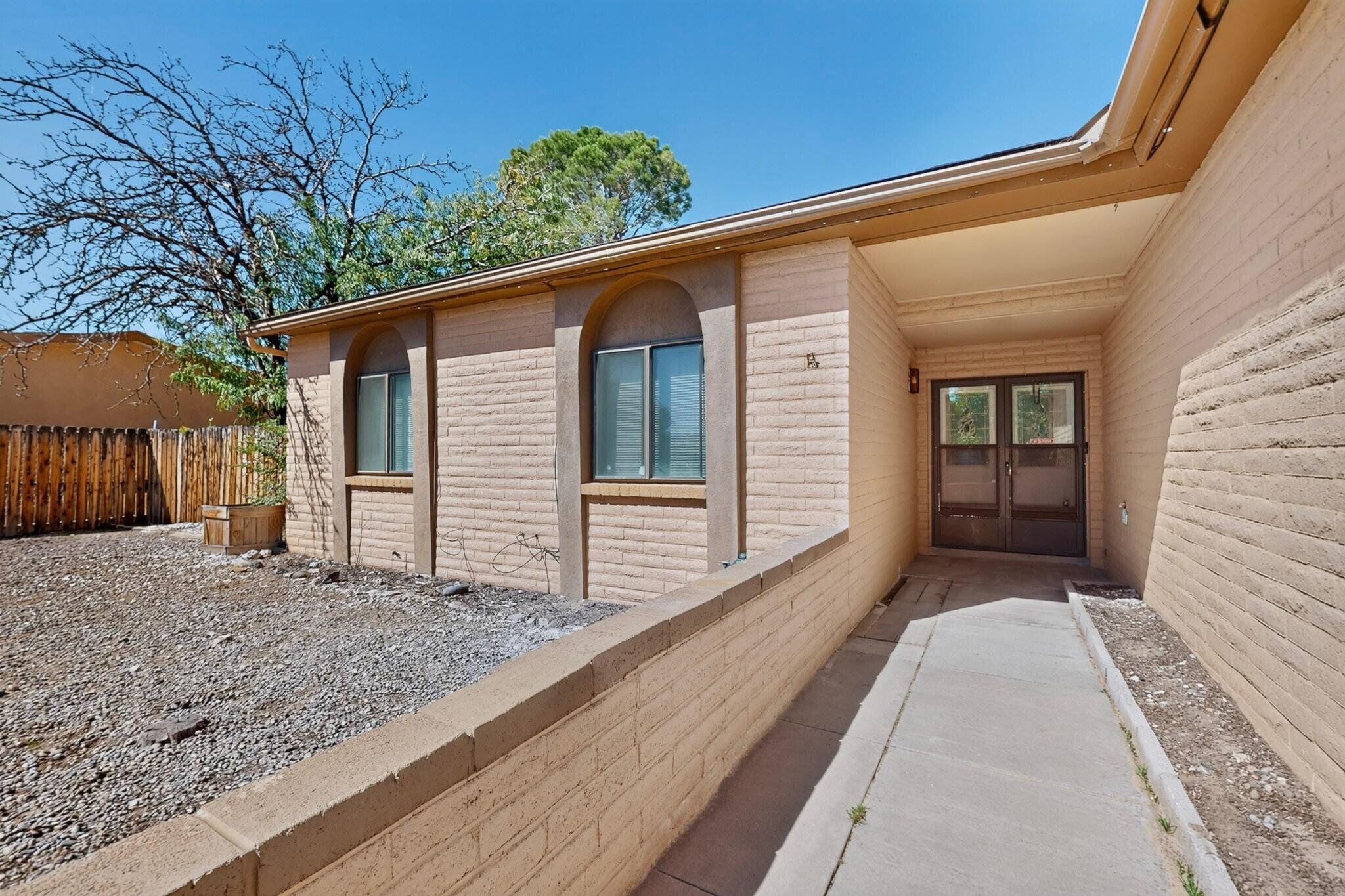 209 Villa Verde Drive SE