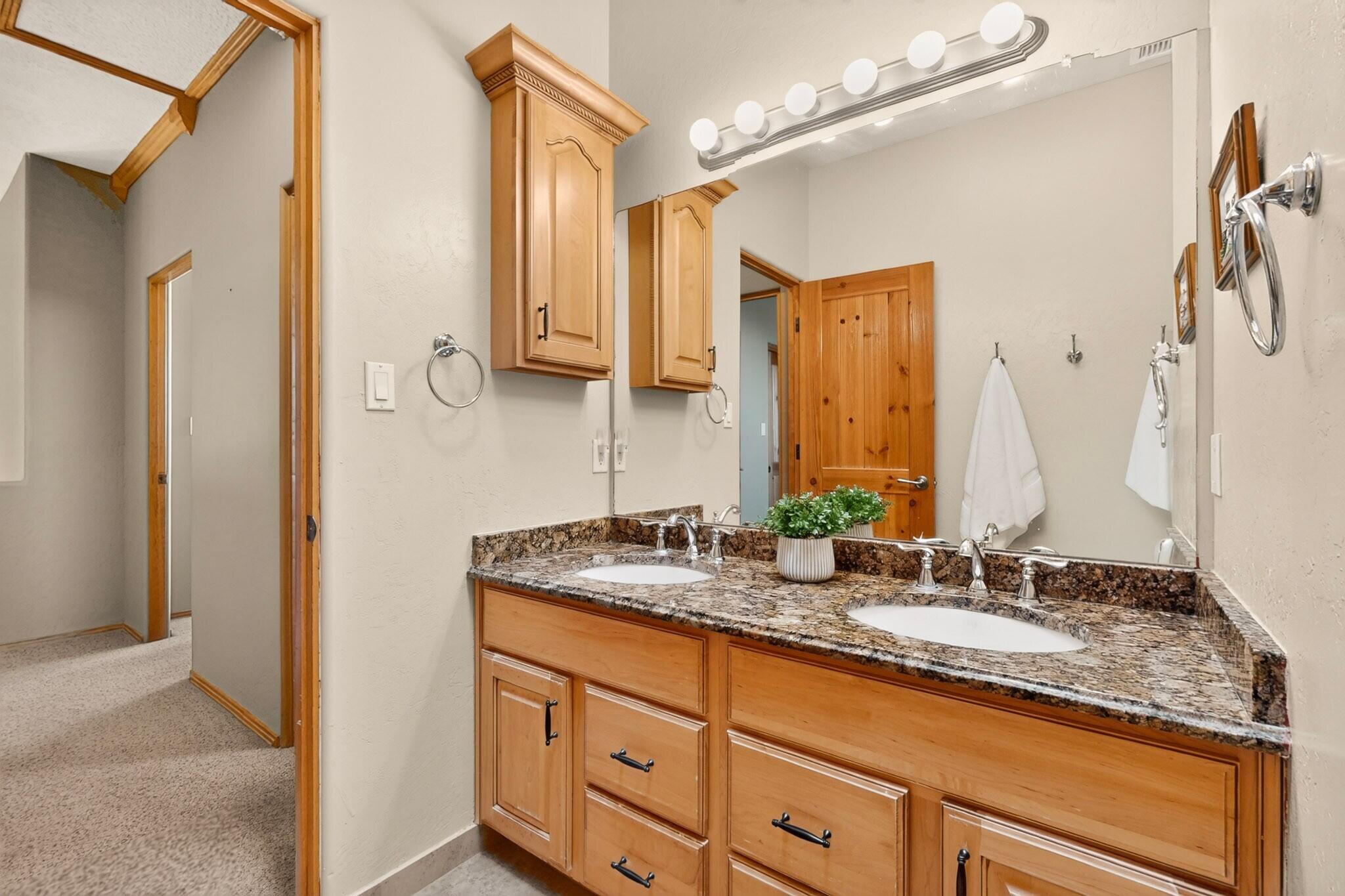 3805 Bay Hill Loop SE